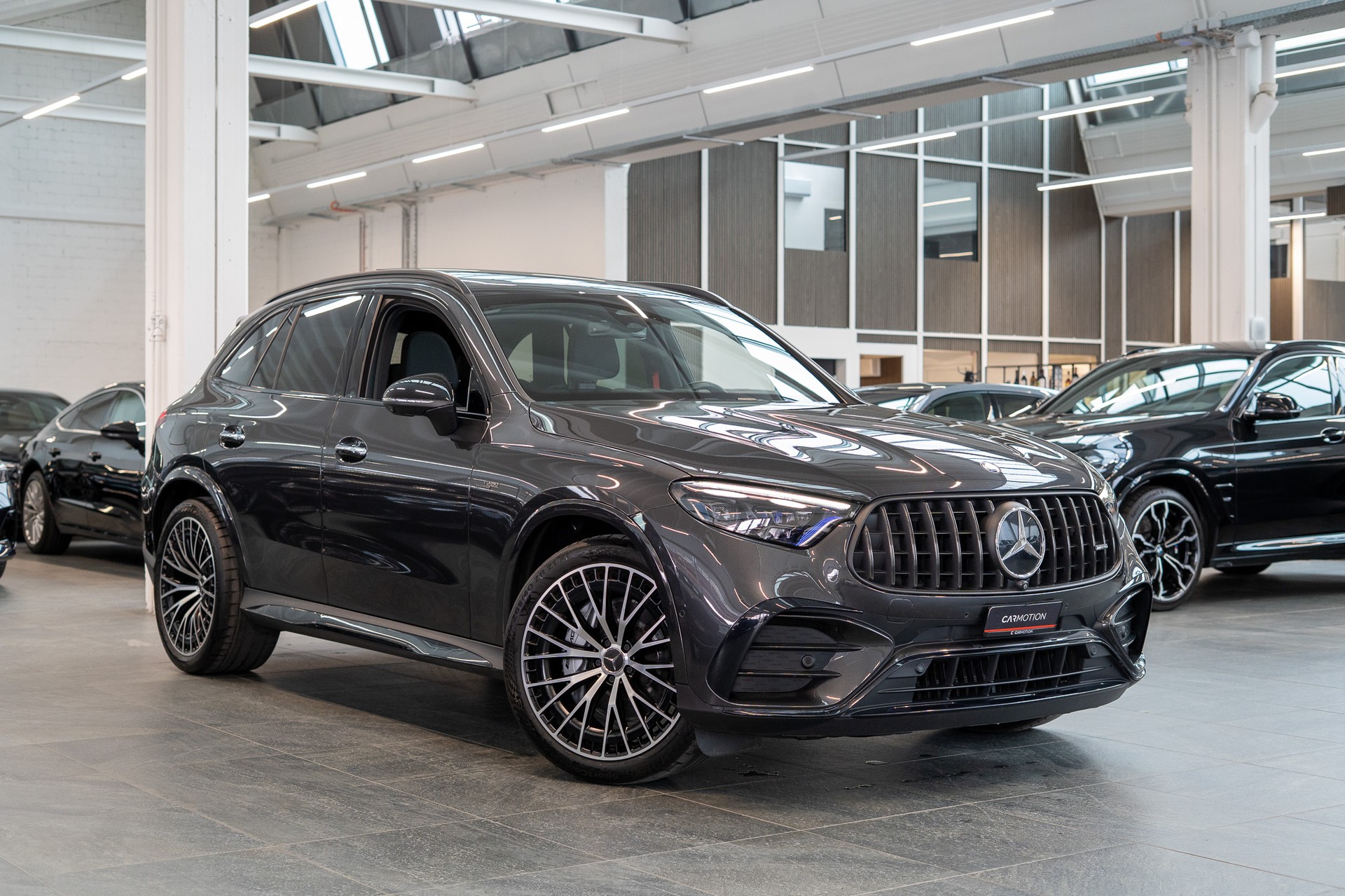 MERCEDES-BENZ GLC 43 AMG 4matic / Panorama / Performance Auspuff / 360°Kamera-showroom-element-2