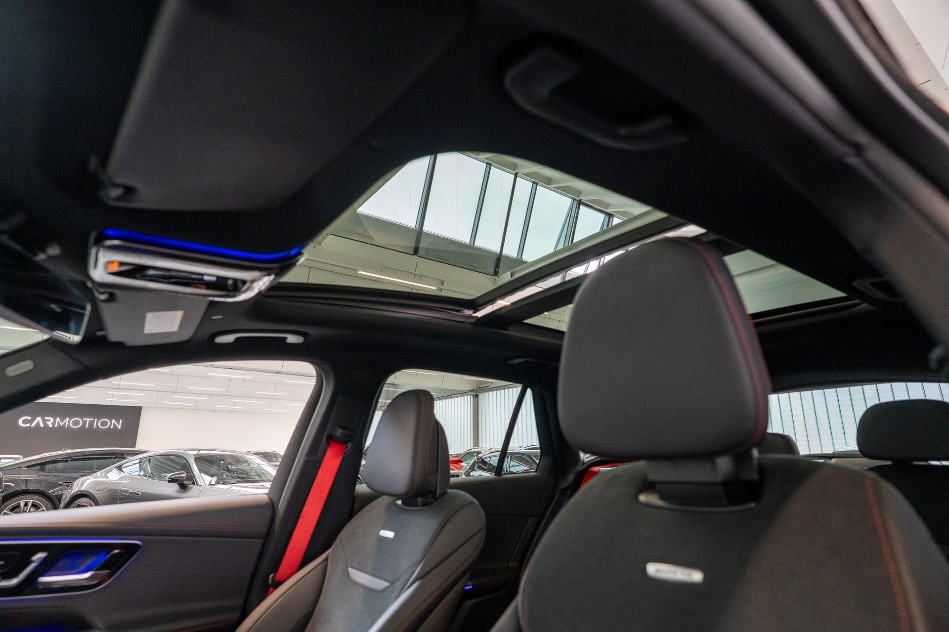 MERCEDES-BENZ GLC 43 AMG 4matic / Panorama / Performance Auspuff / 360°Kamera-image-9