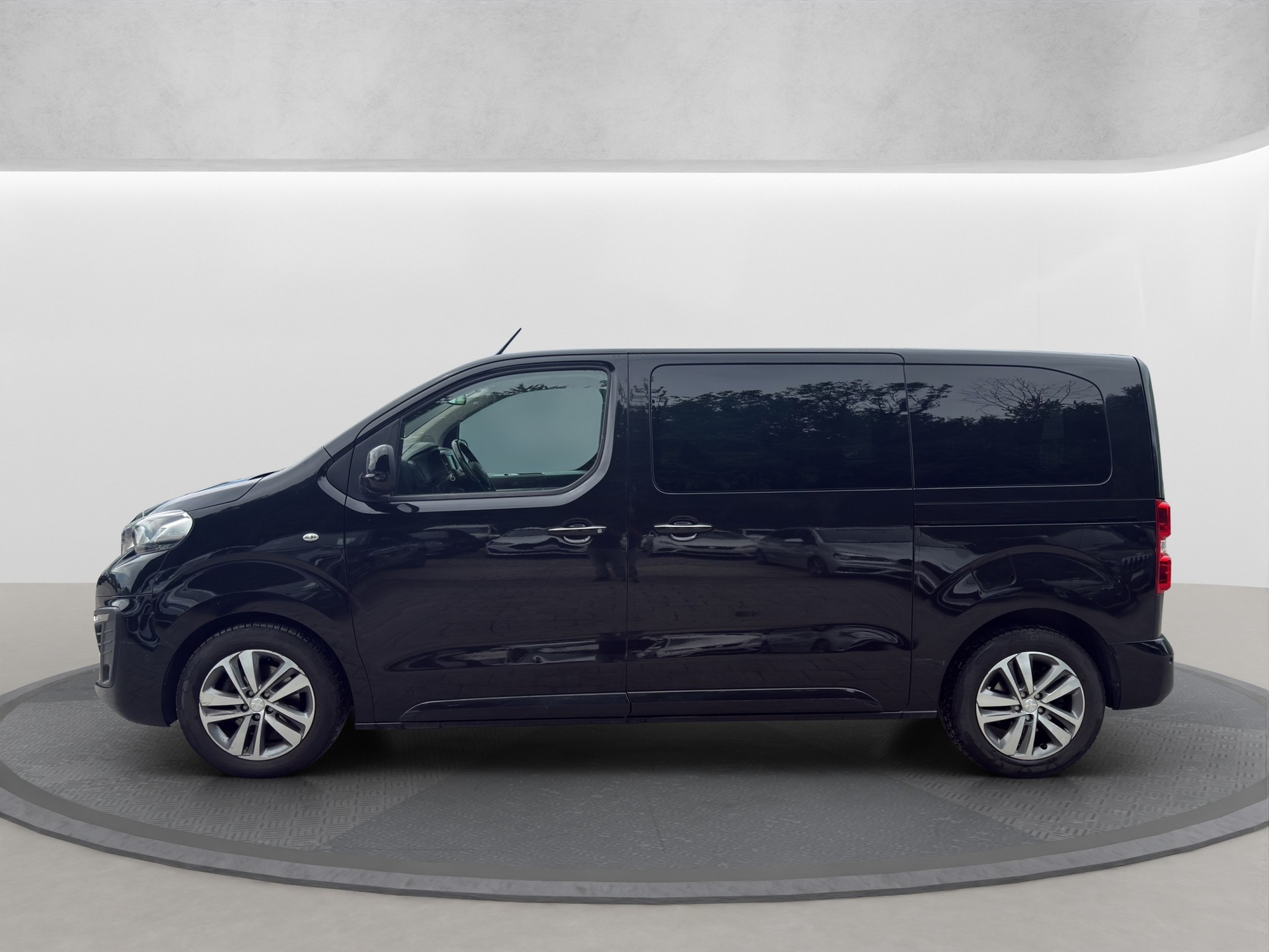 PEUGEOT Traveller 2.0 BlueHDi Allure Standard EAT