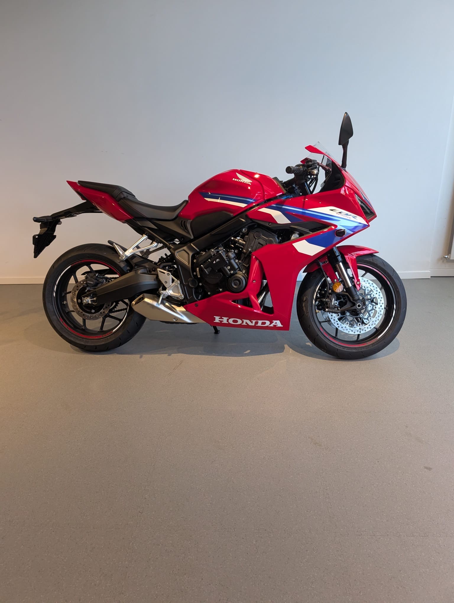 HONDA CBR 650 R E-Clutch-image-1