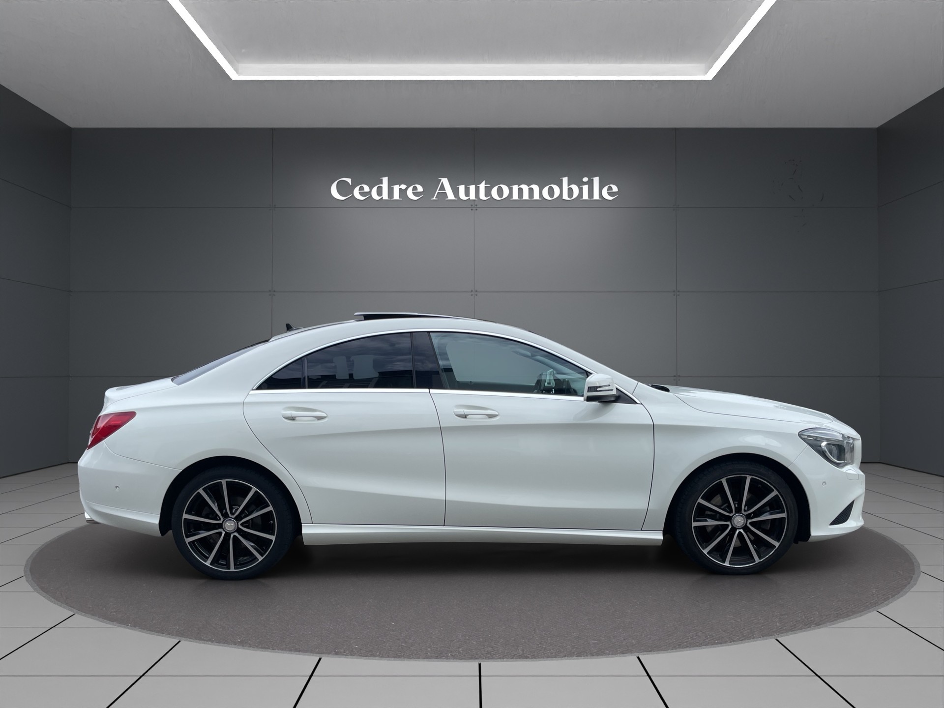MERCEDES-BENZ CLA 250 Urban 7G-DCT 4Matic-image-5
