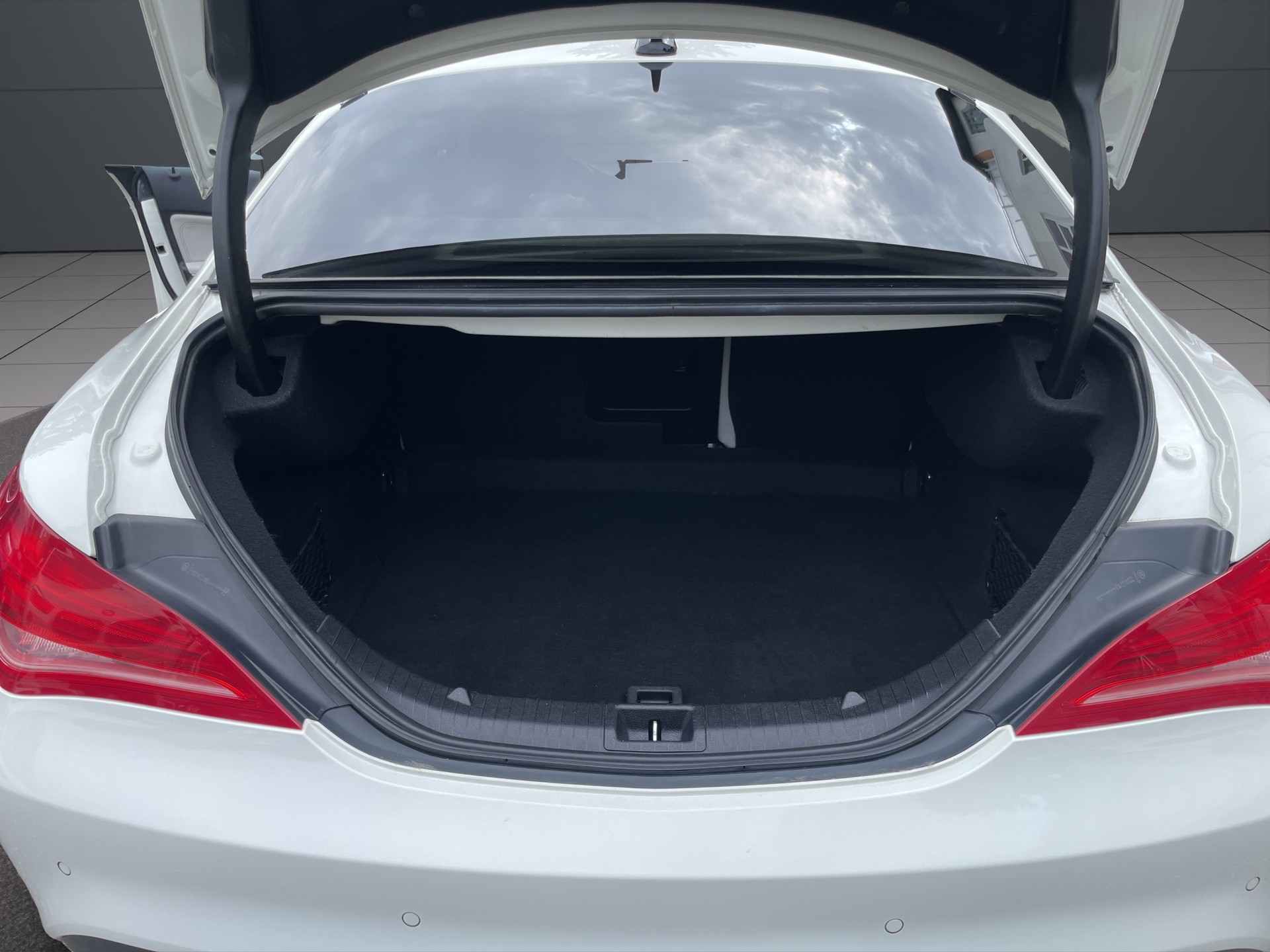 MERCEDES-BENZ CLA 250 Urban 7G-DCT 4Matic-image-13