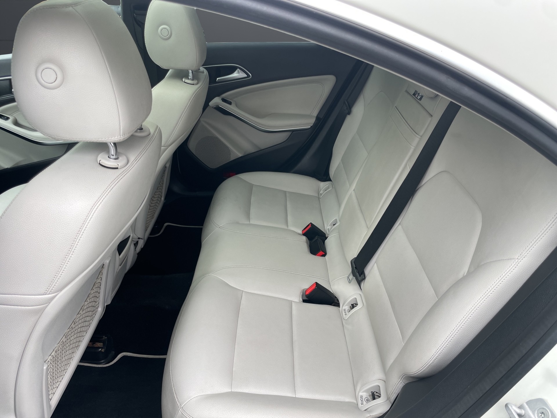 MERCEDES-BENZ CLA 250 Urban 7G-DCT 4Matic-image-8