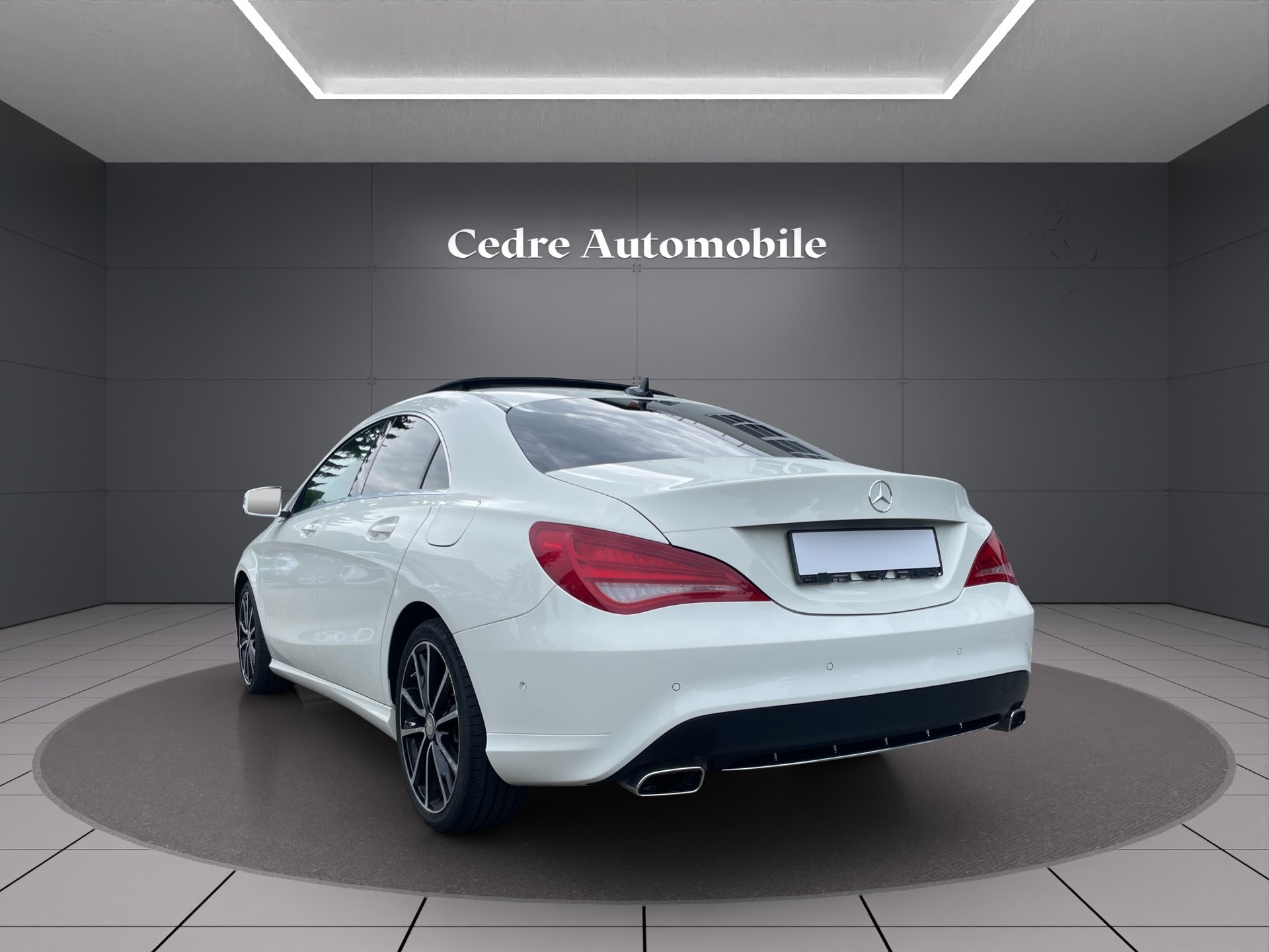 MERCEDES-BENZ CLA 250 Urban 7G-DCT 4Matic-image-4