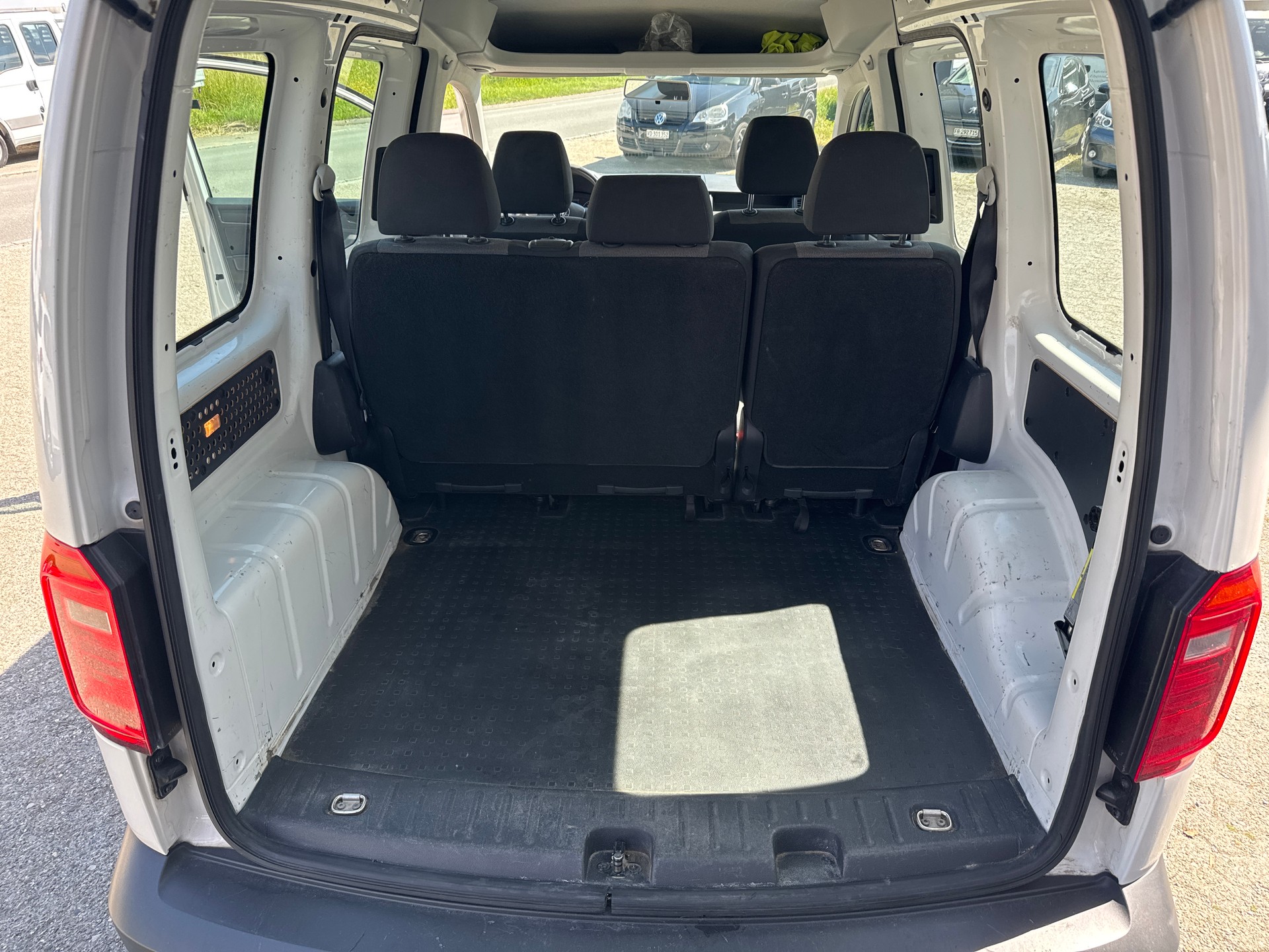 VW Caddy 1.2 TSI Join-image-8