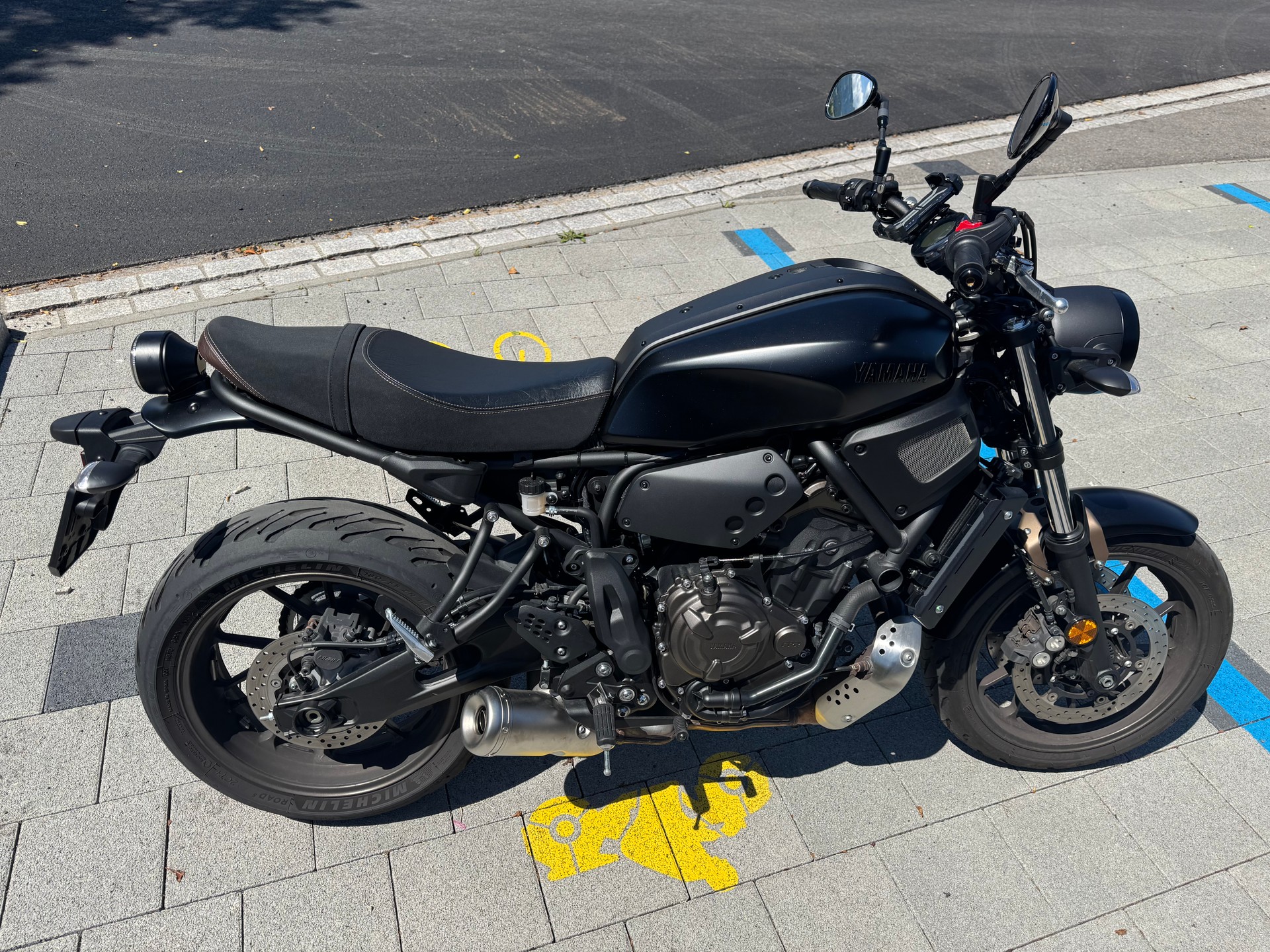 YAMAHA XSR 700 (35kW)-image-1