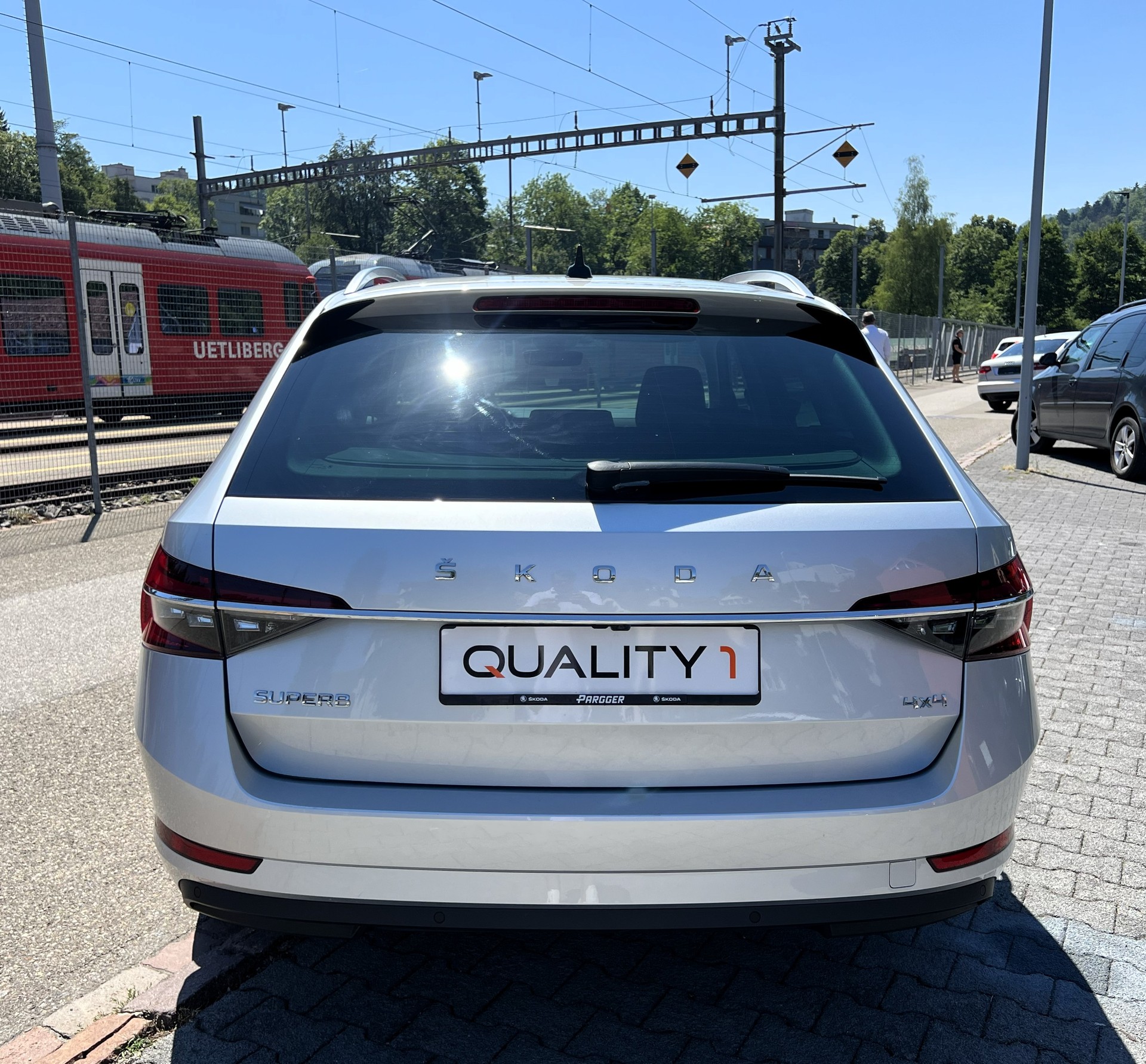 SKODA Superb Combi 2.0 TDi Style 4x4 DSG-showroom-element-3