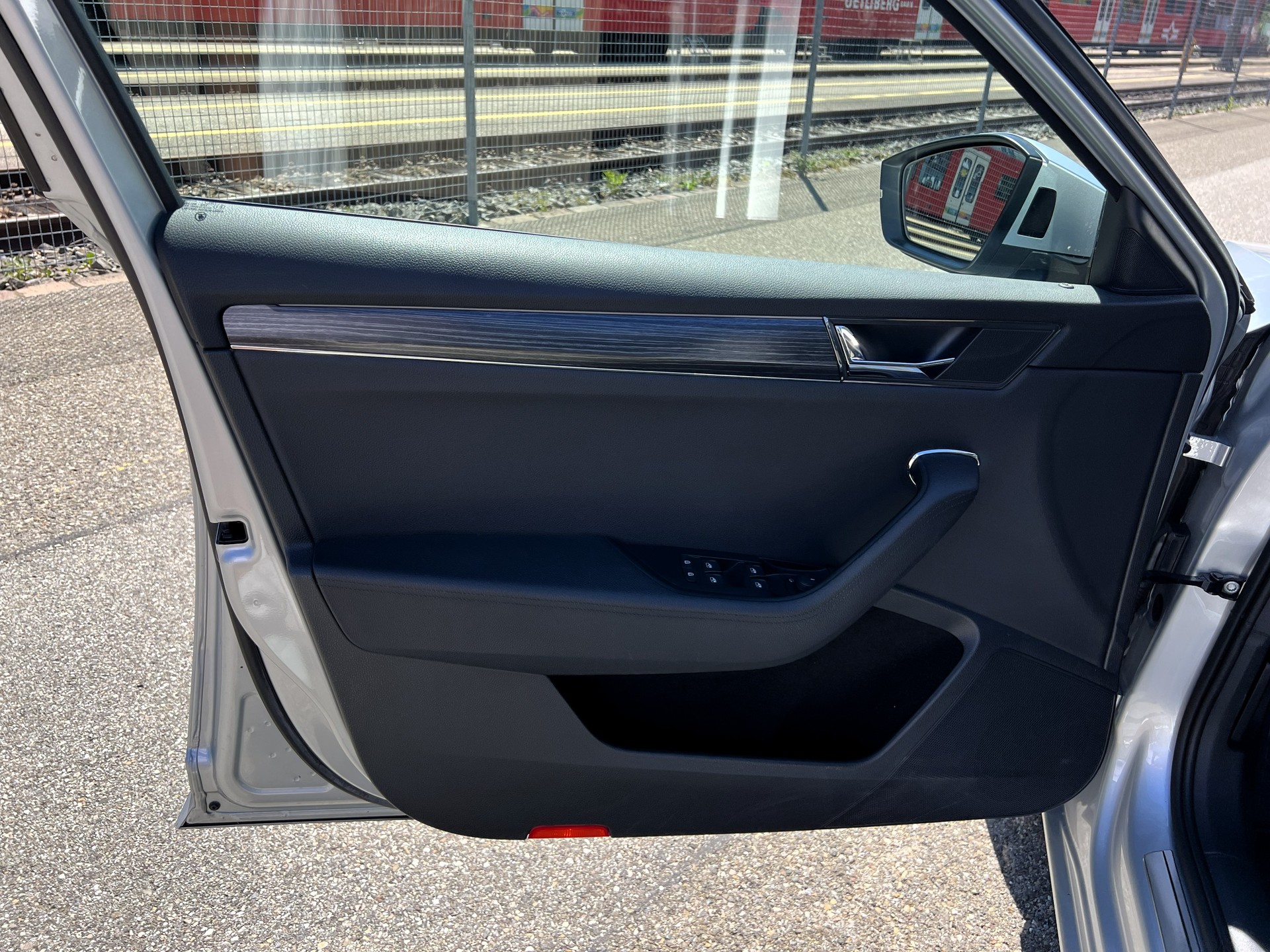 SKODA Superb Combi 2.0 TDi Style 4x4 DSG-image-18