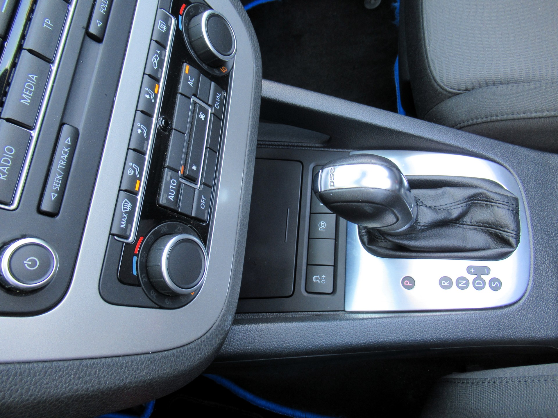 VW Eos 2.0 TSI DSG-image-11