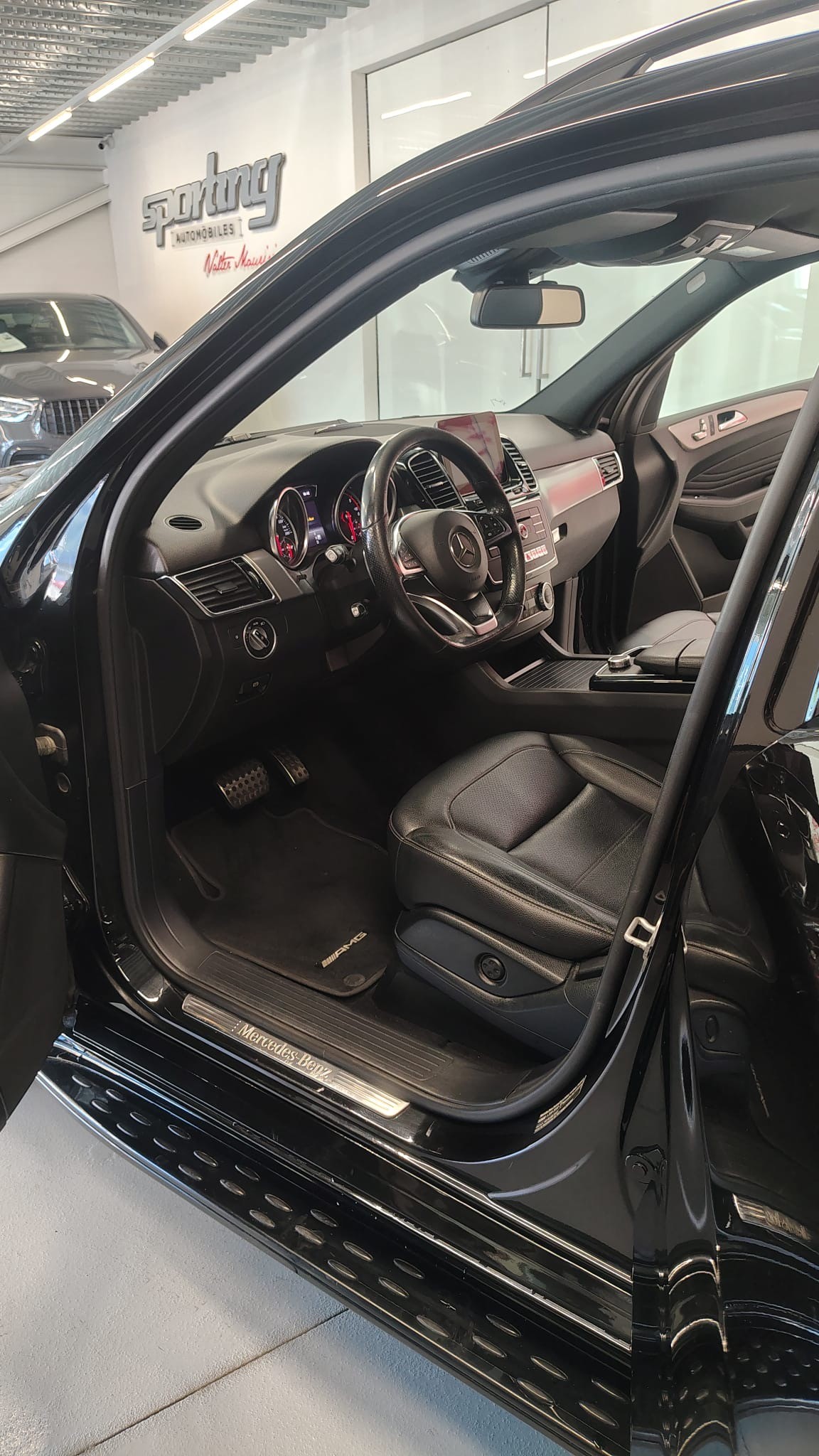 MERCEDES-BENZ GLE 250 d AMG 4Matic 9G-Tronic-image-7