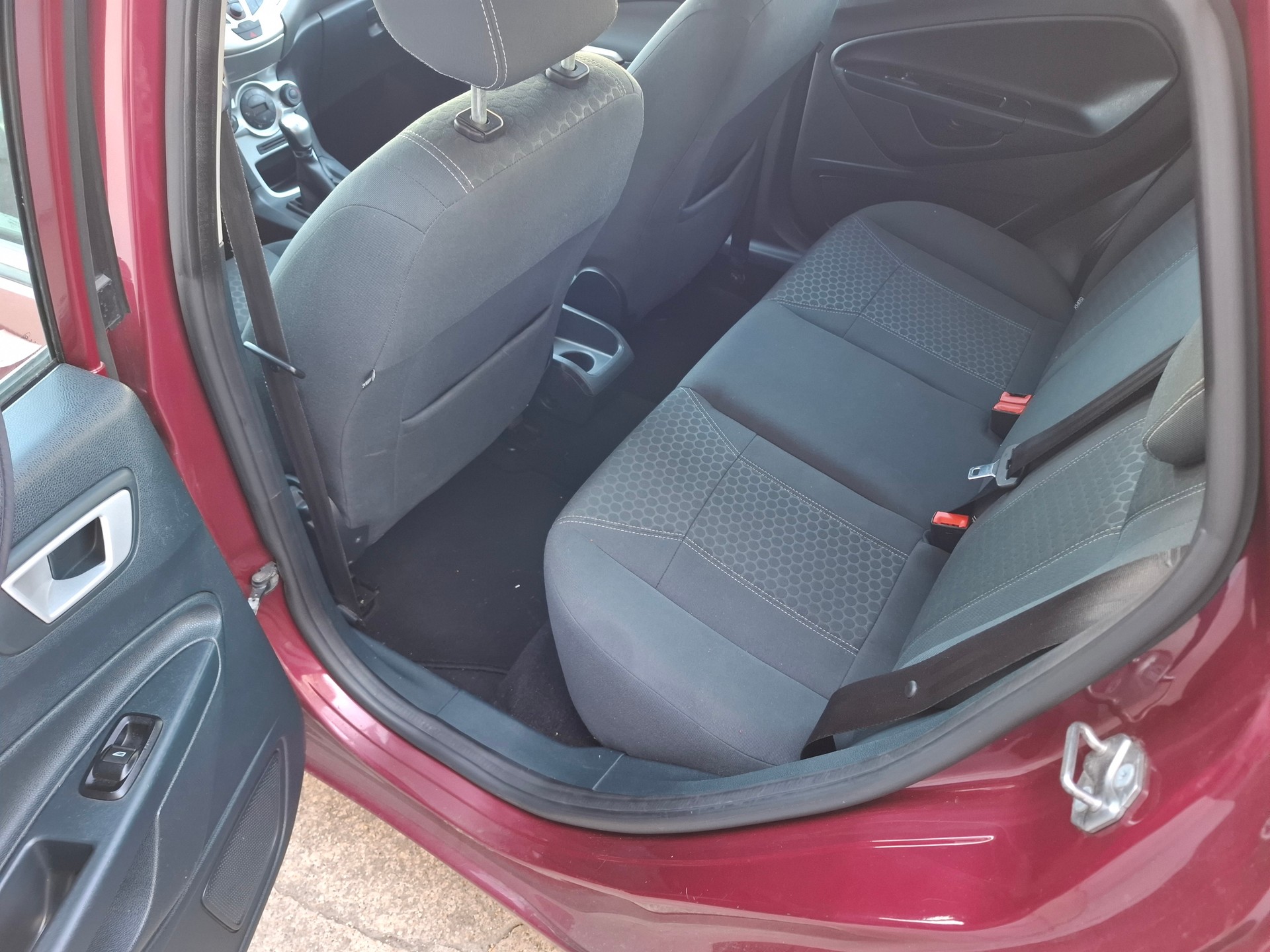 FORD Fiesta 1.25 16V Ambiente-image-9