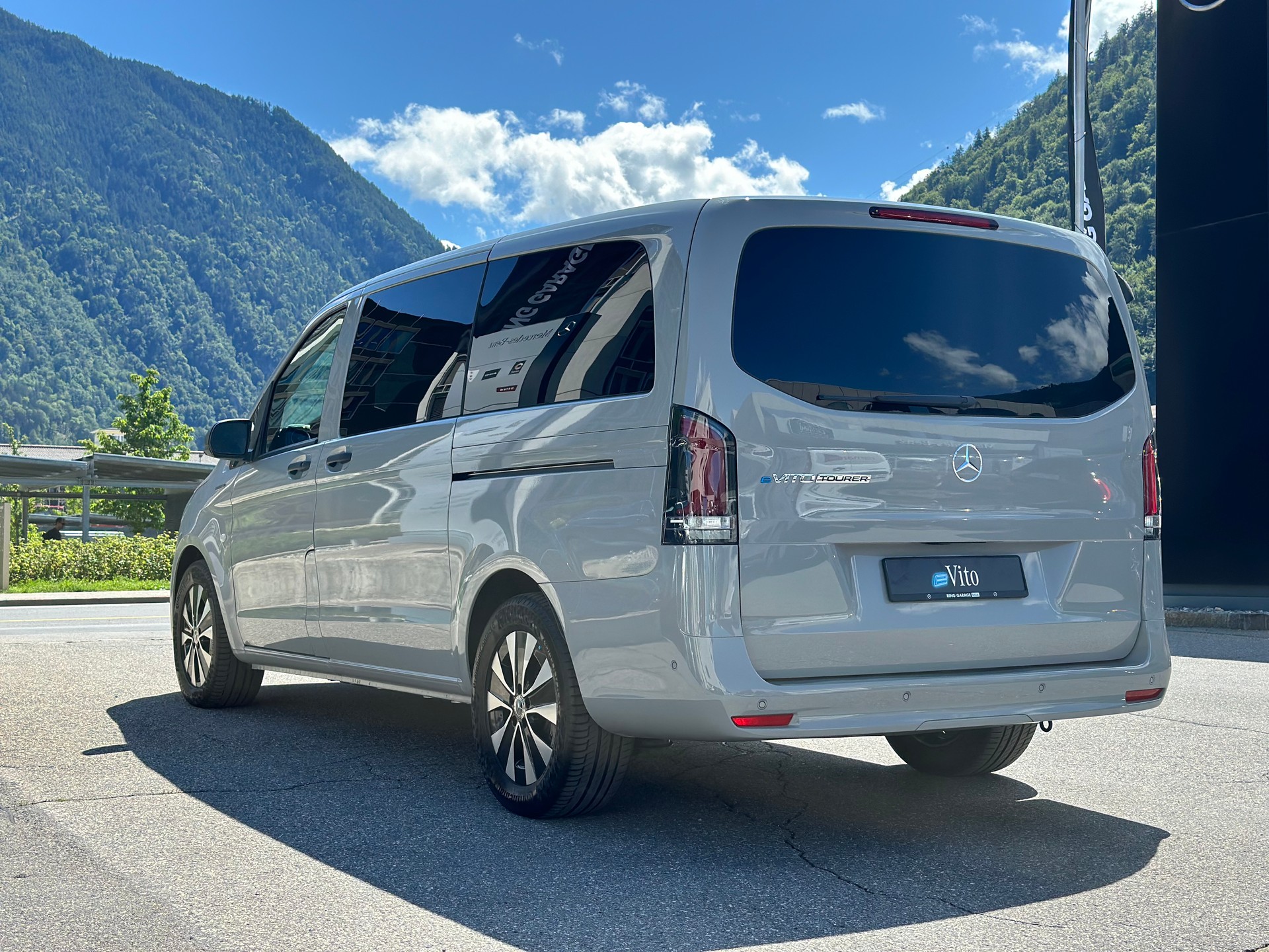 MERCEDES-BENZ eVito 129 KB TOURER PRO Lang 4x2-image-12