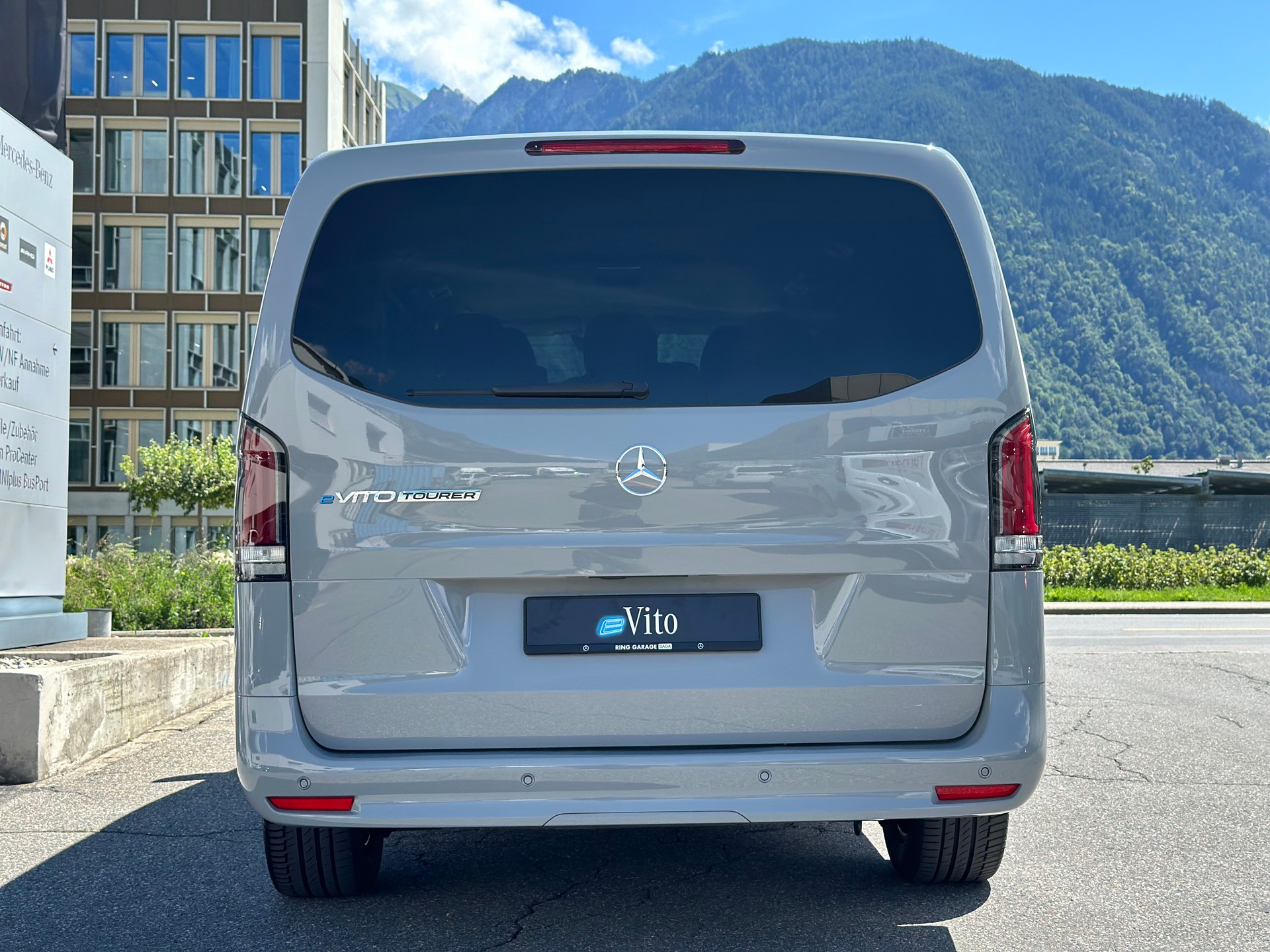 MERCEDES-BENZ eVito 129 KB TOURER PRO Lang 4x2-image-13