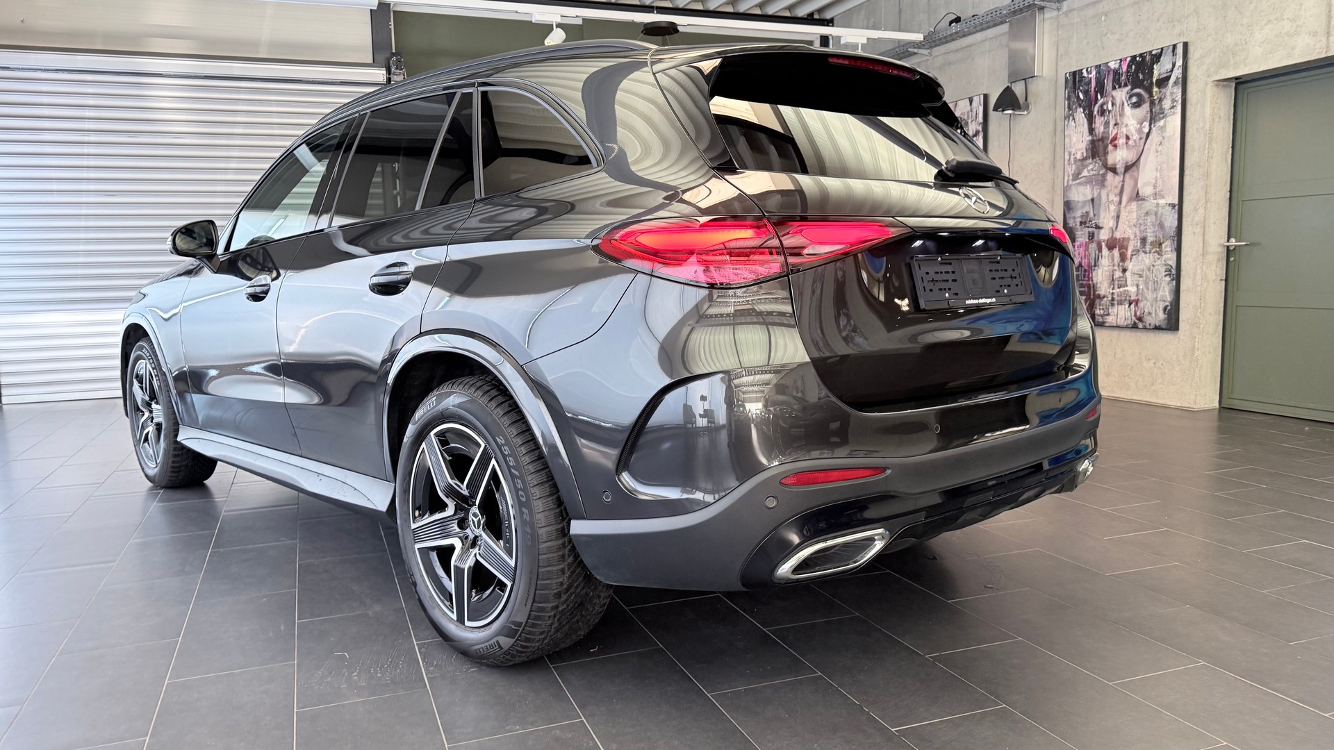MERCEDES-BENZ GLC 200 AMG Line 4matic-image-5