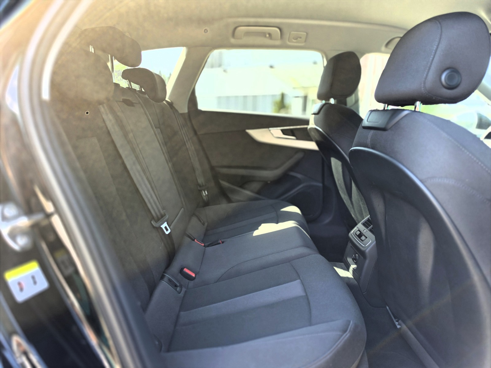 AUDI A4 Avant 35 TDI advanced S-tronic-image-14