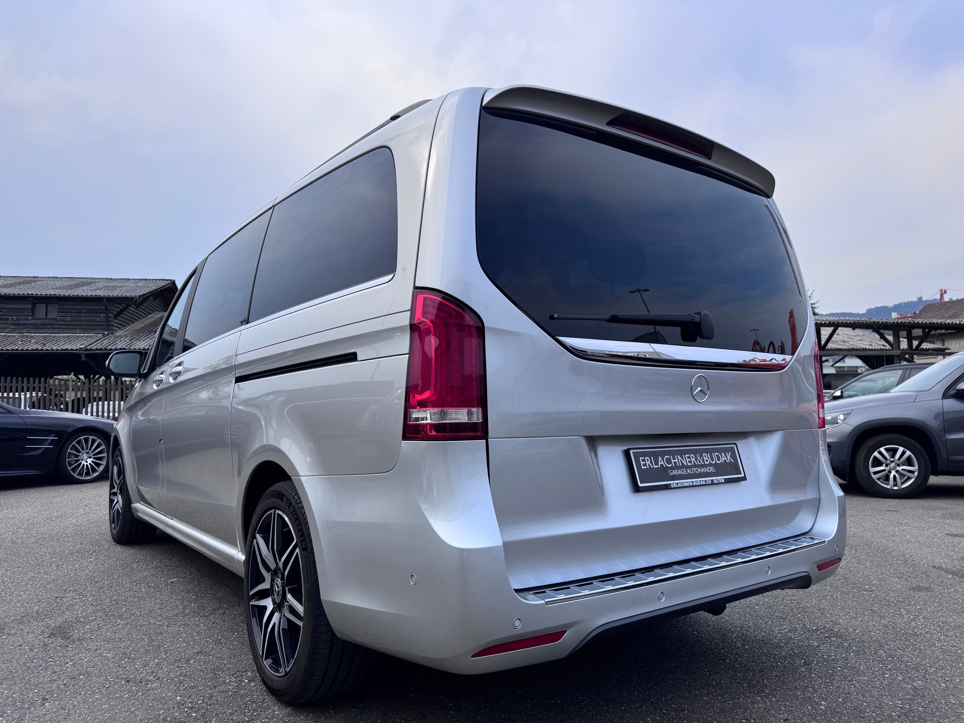 MERCEDES-BENZ V 300 d lang Avantgarde 4Matic 9G-Tronic-showroom-element-3