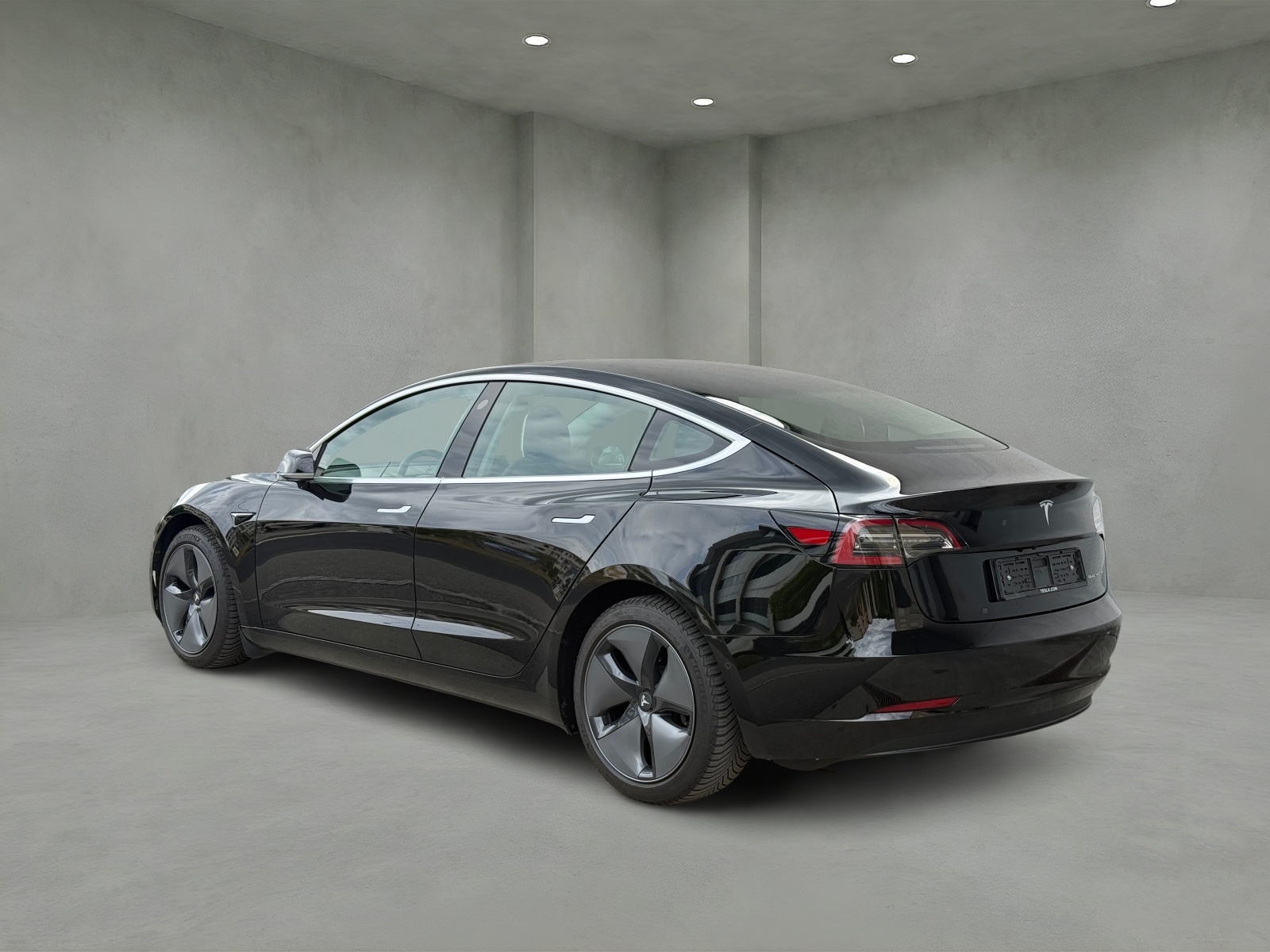 TESLA Model 3 Long Range Dual Motor AWD-showroom-element-2