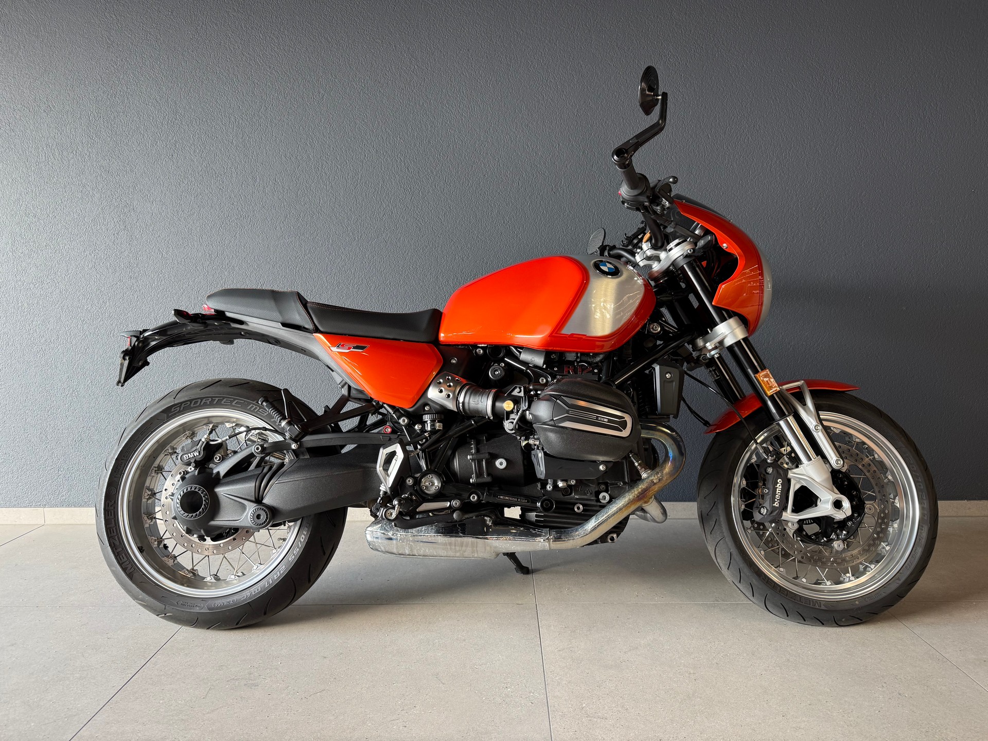 BMW R 12 nine T-image-4