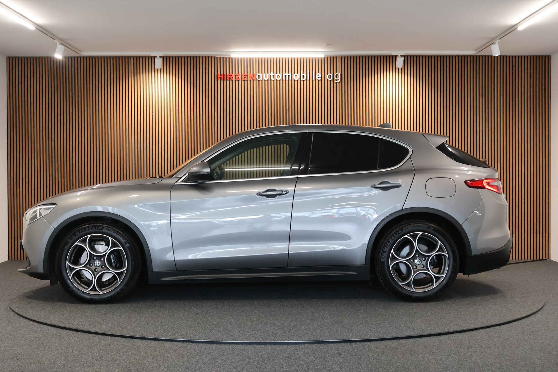 ALFA ROMEO Stelvio 2.0 Super Q4 Automatic-showroom-element-1