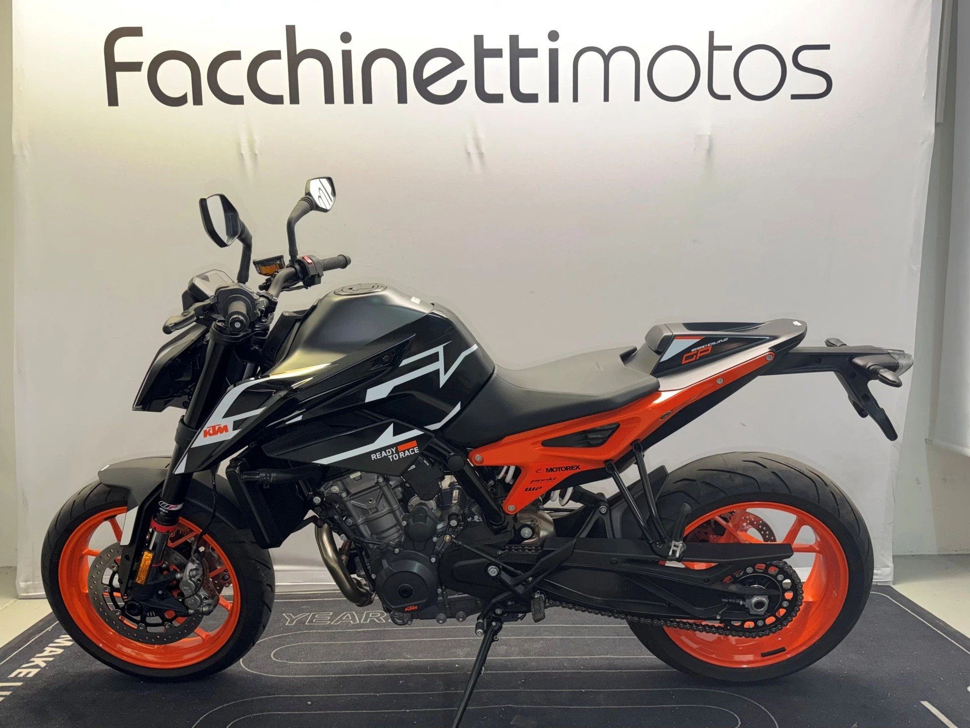 KTM 890 Duke GP-image-1
