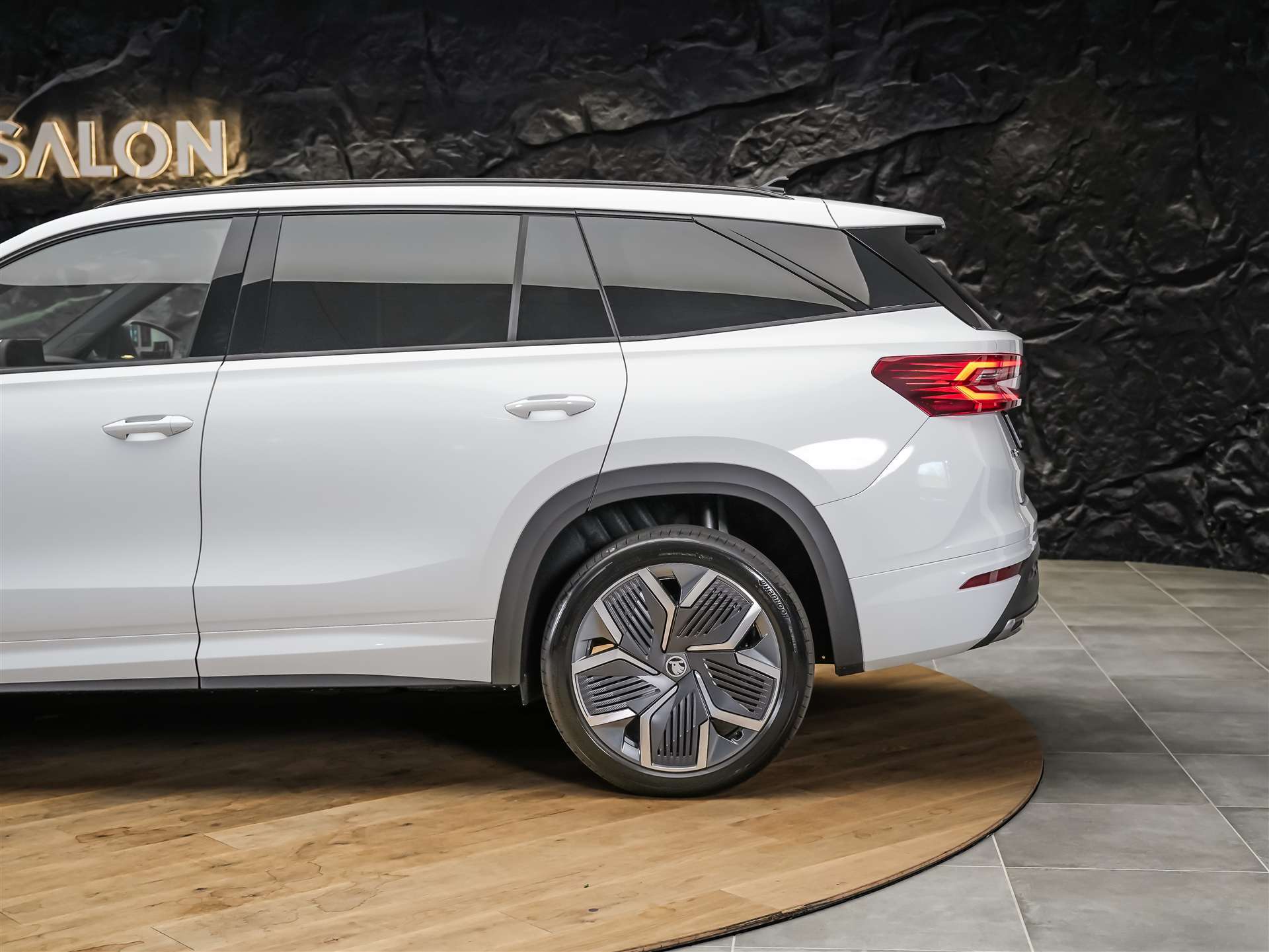 SKODA Kodiaq 2.0 TDI Sportline 4x4 *Werksgarantie*Matrix LED*AHK*-image-18