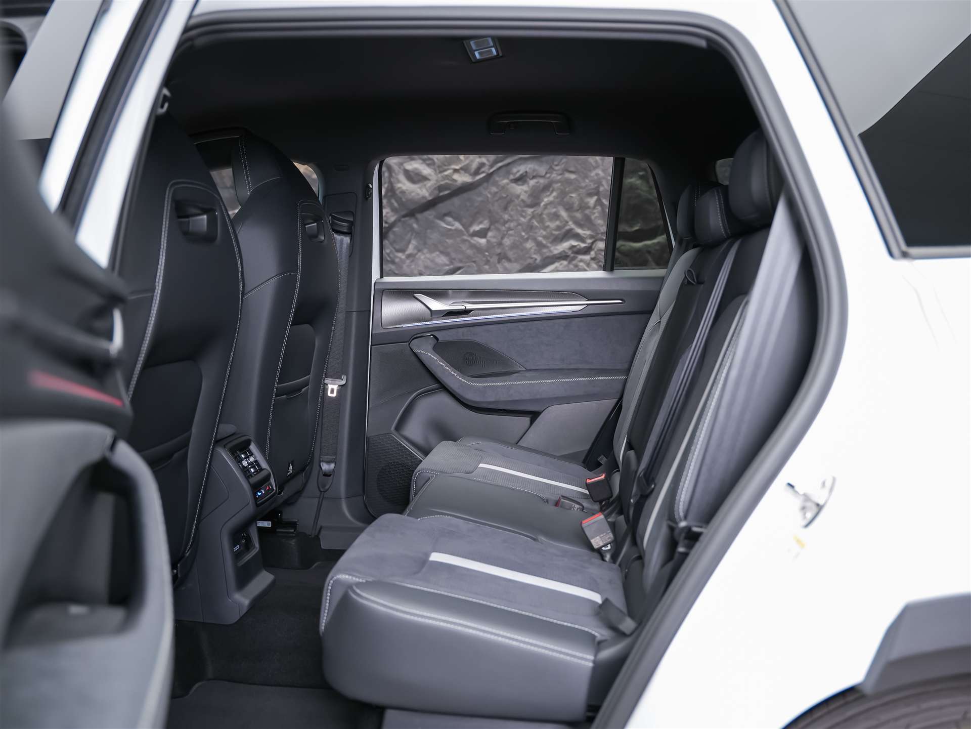 SKODA Kodiaq 2.0 TDI Sportline 4x4 *Werksgarantie*Matrix LED*AHK*-image-11