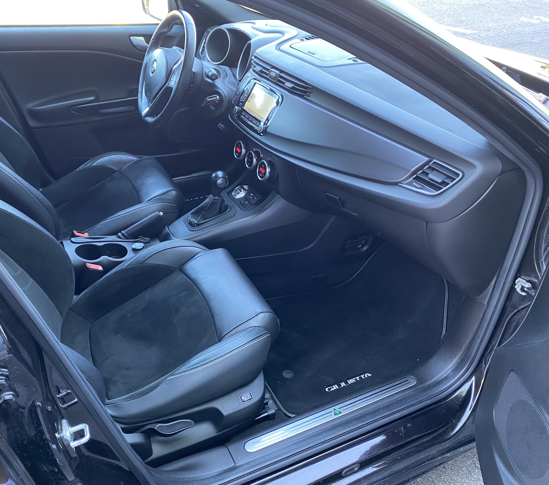 ALFA ROMEO Giulietta 1750 TBi Quadrifoglio Verde TCT-image-24