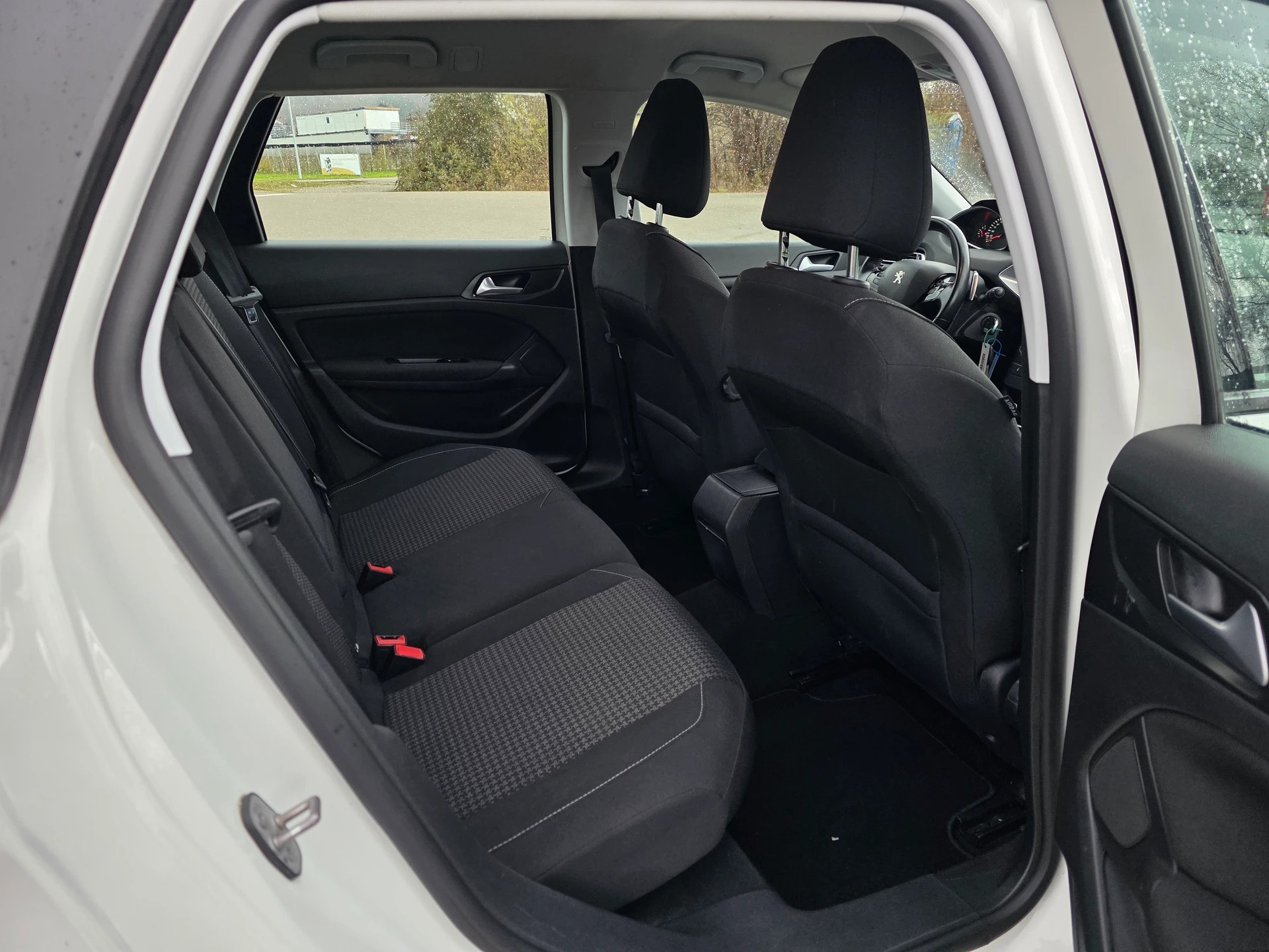PEUGEOT 308 SW 1.5 BlueHDI Business Line EAT8 * Ab MFK 2026 * Frisch ab Service inkl. ZR + WP *-image-14
