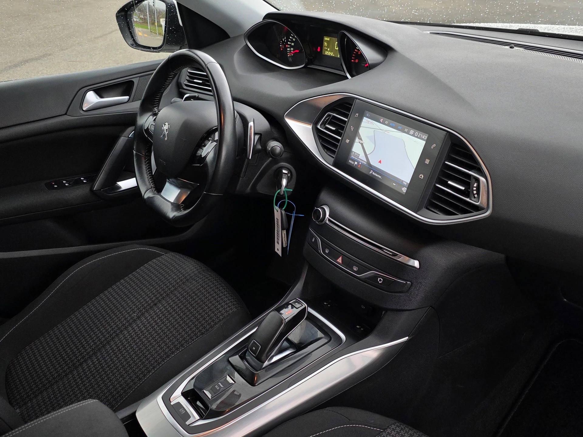 PEUGEOT 308 SW 1.5 BlueHDI Business Line EAT8 * Ab MFK 2026 * Frisch ab Service inkl. ZR + WP *-image-12