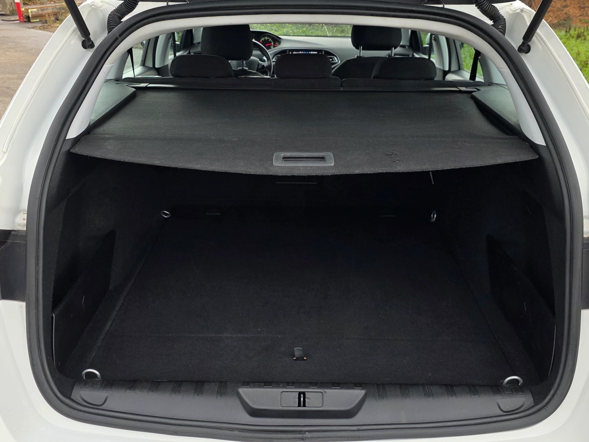 PEUGEOT 308 SW 1.5 BlueHDI Business Line EAT8 * Ab MFK 2026 * Frisch ab Service inkl. ZR + WP *-image-15