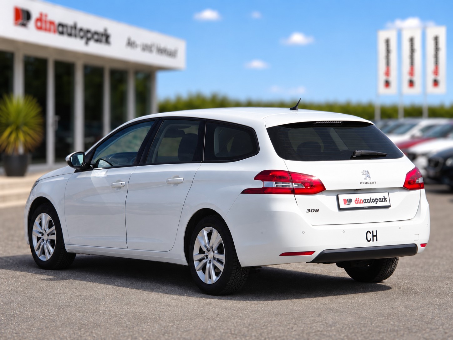 PEUGEOT 308 SW 1.5 BlueHDI Business Line EAT8 * Ab MFK 2026 * Frisch ab Service inkl. ZR + WP *-showroom-element-3