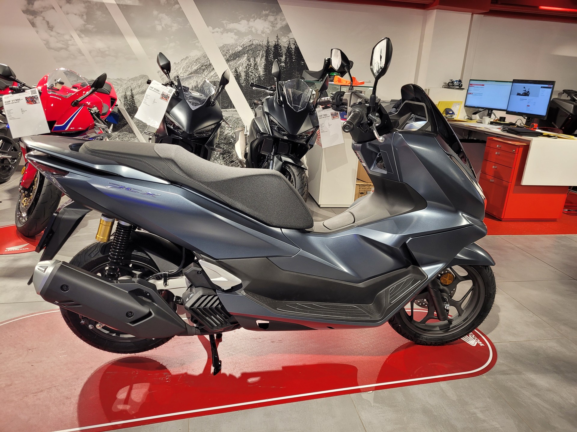 HONDA PCX 125 DX TFT. connectivity-image-1