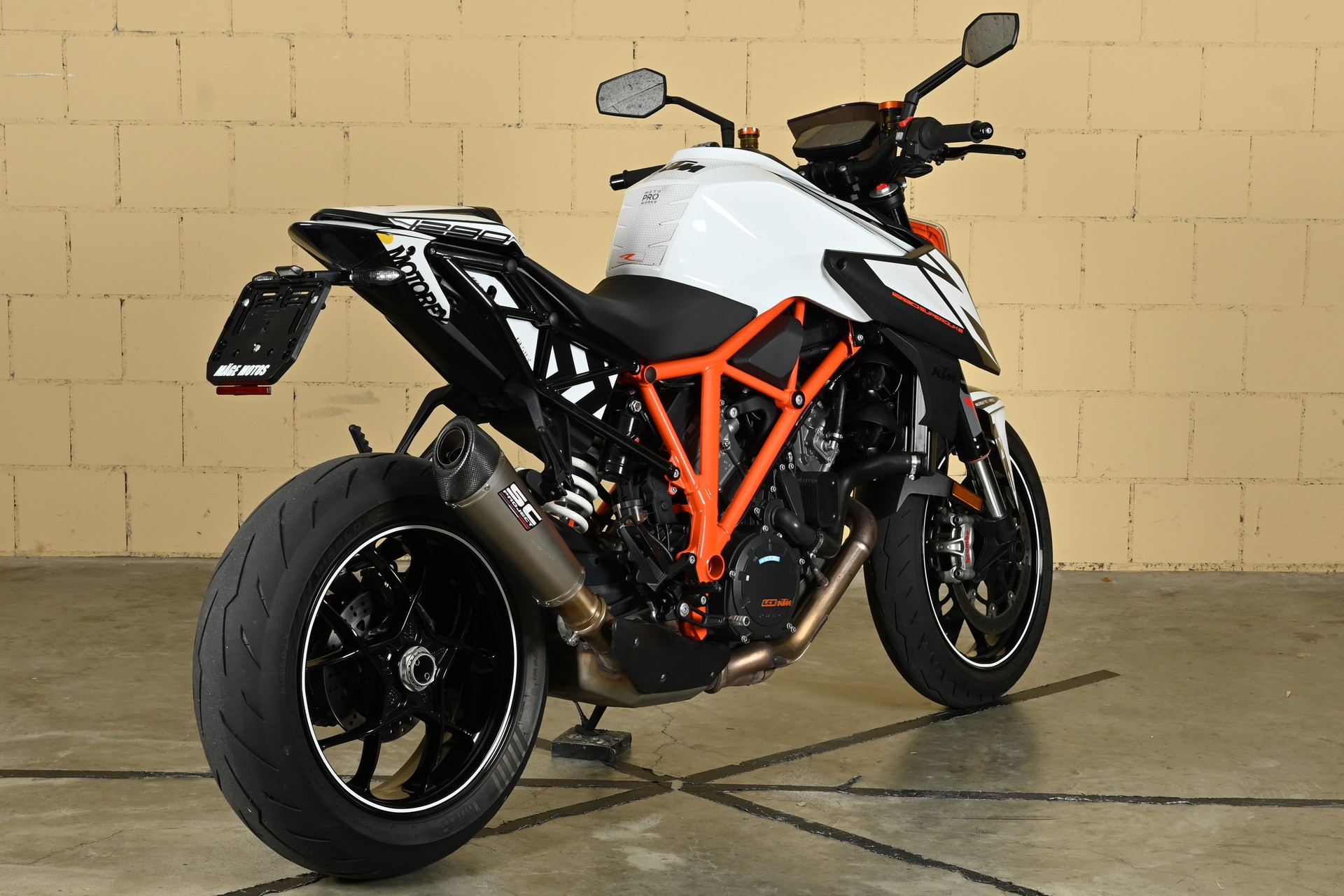 KTM 1290 Super Duke R-image-13