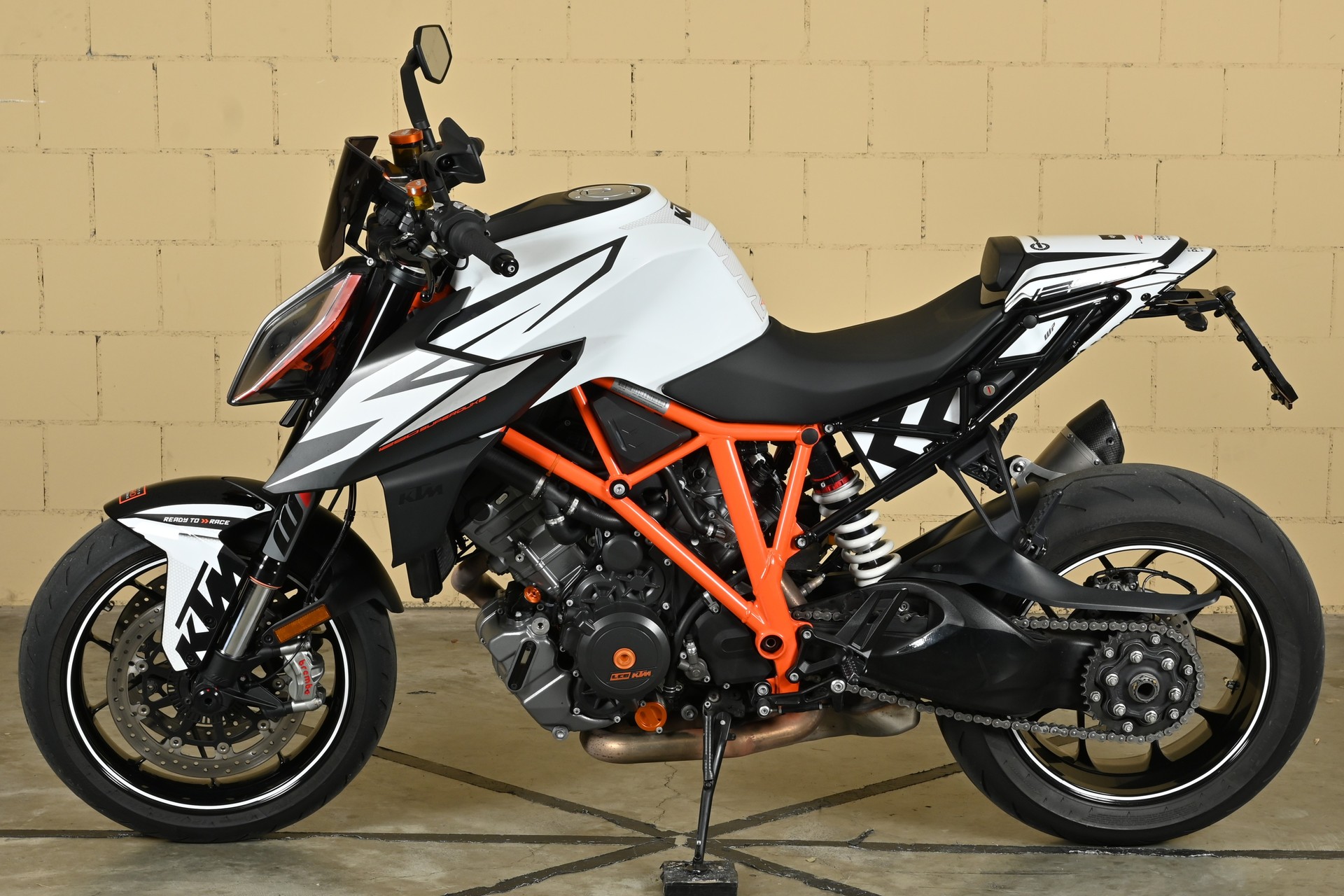 KTM 1290 Super Duke R-image-11