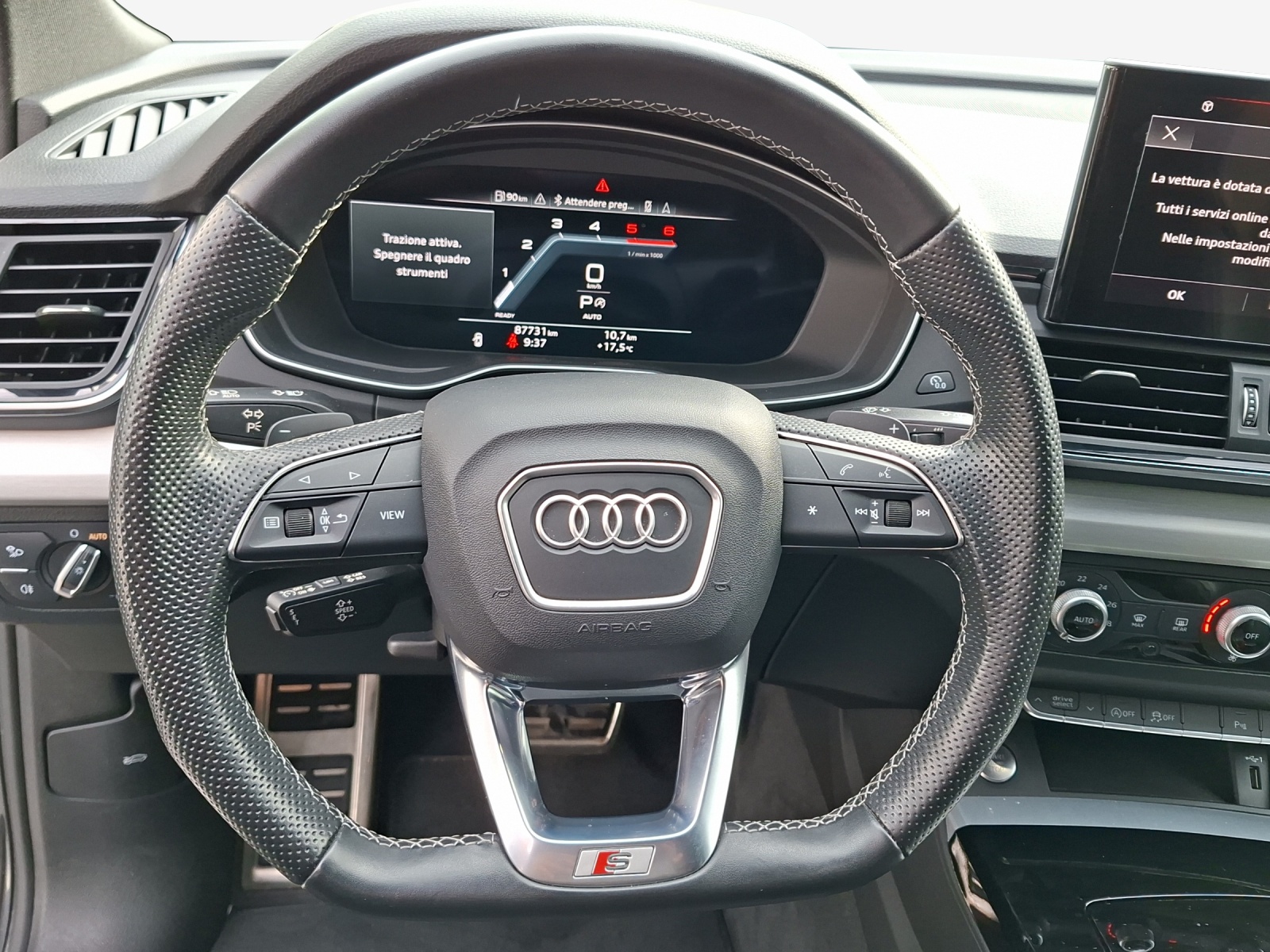 AUDI Q5 Sportback 40 TDI Blackedition quattro S-tronic-image-9