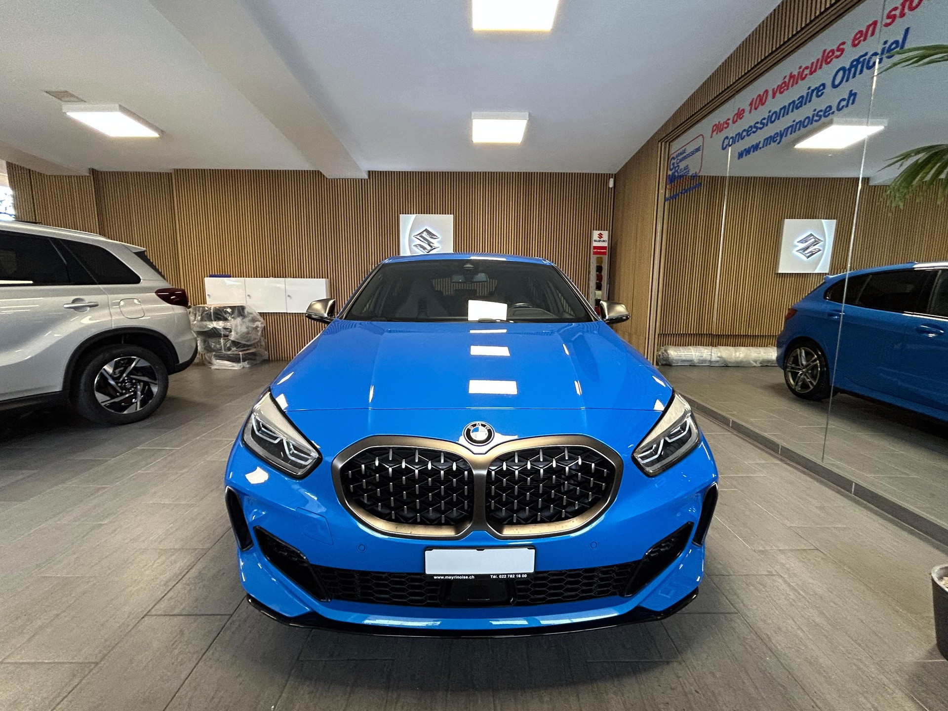 BMW 1er Reihe F40 M135i xDrive-showroom-element-2