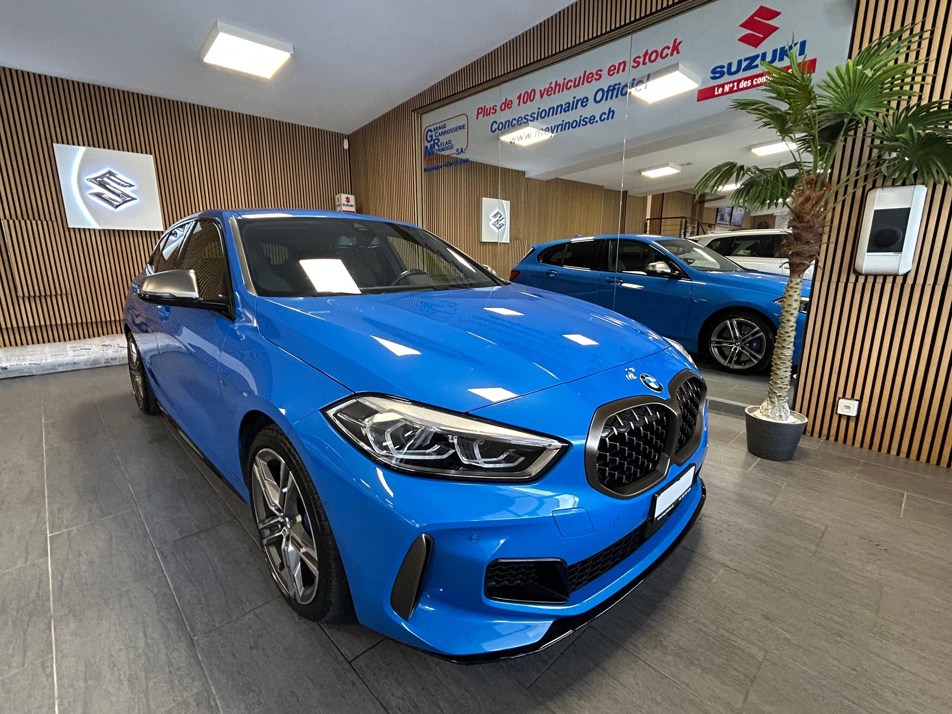 BMW 1er Reihe F40 M135i xDrive-showroom-element-1