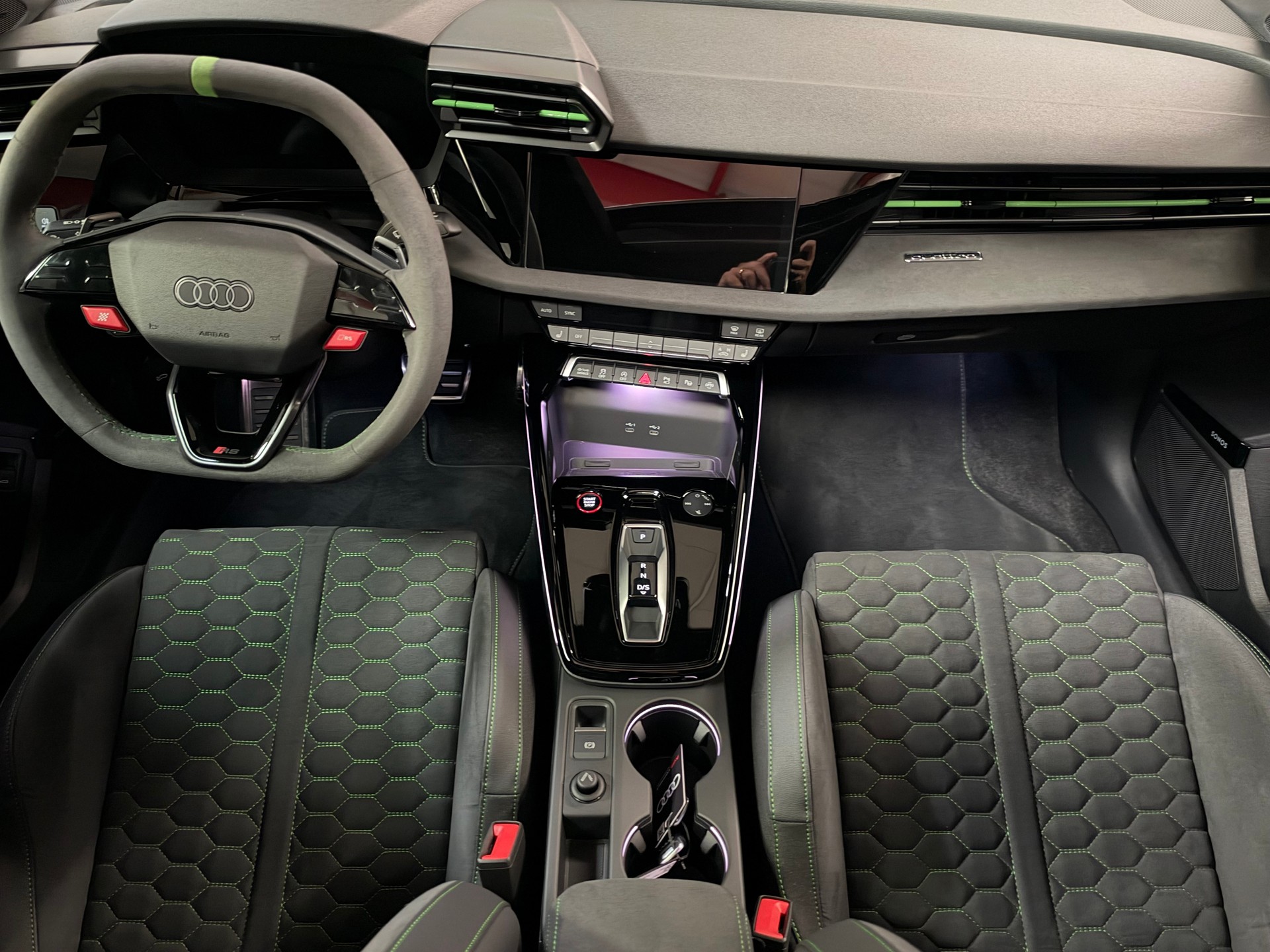 AUDI RS3 Sportback 2.5 TSI quattro S-tronic Nanograu-image-17