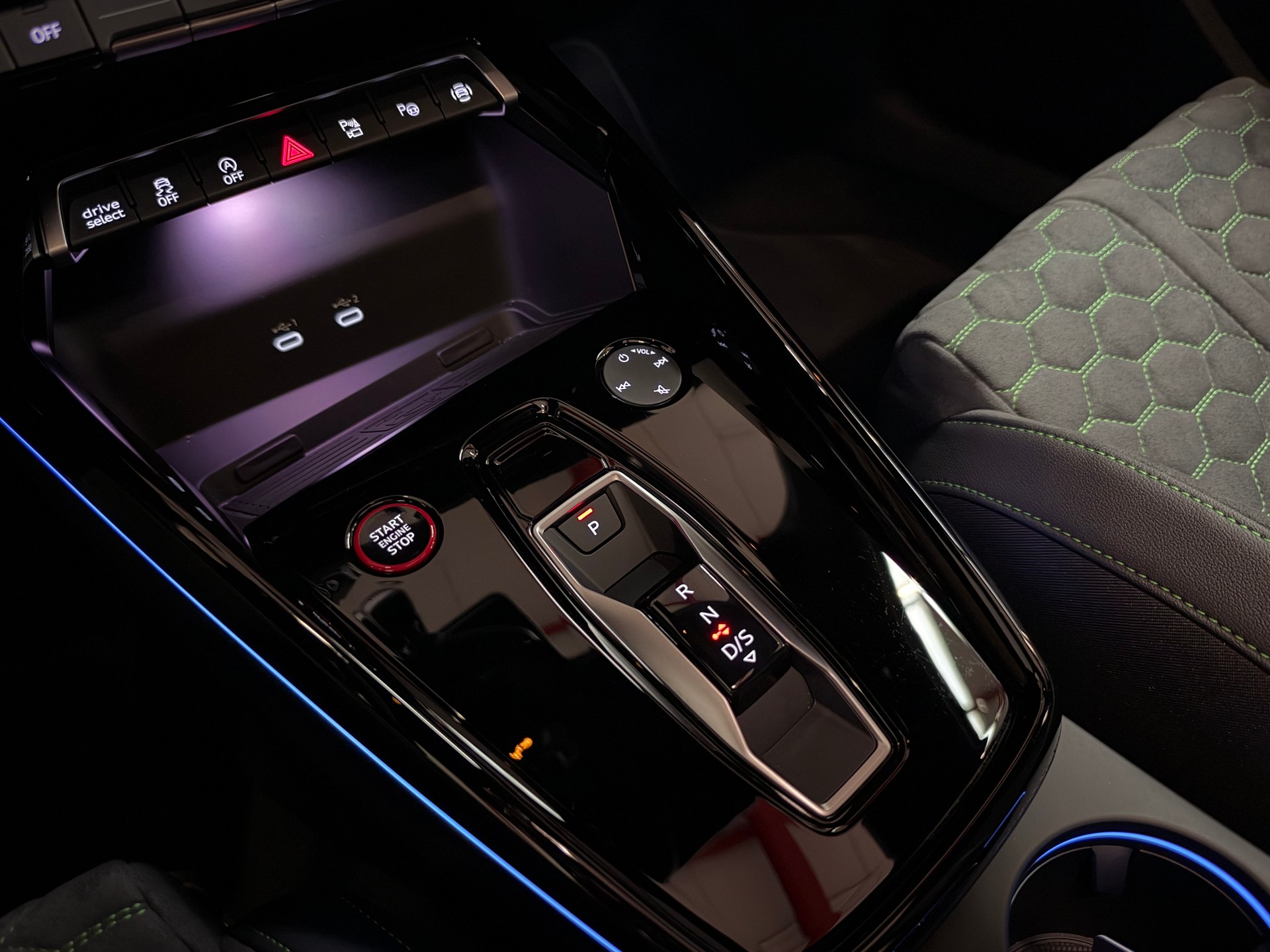 AUDI RS3 Sportback 2.5 TSI quattro S-tronic Nanograu-image-21