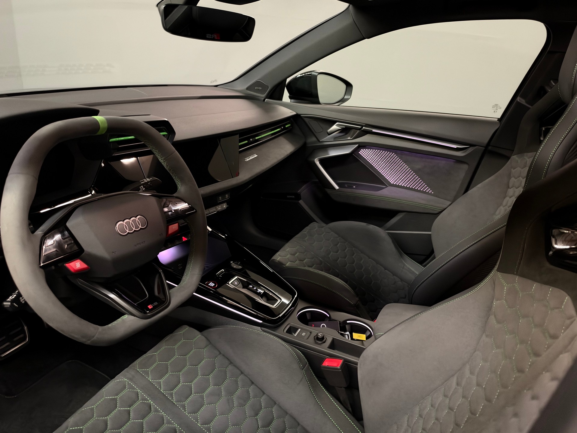 AUDI RS3 Sportback 2.5 TSI quattro S-tronic Nanograu-image-16