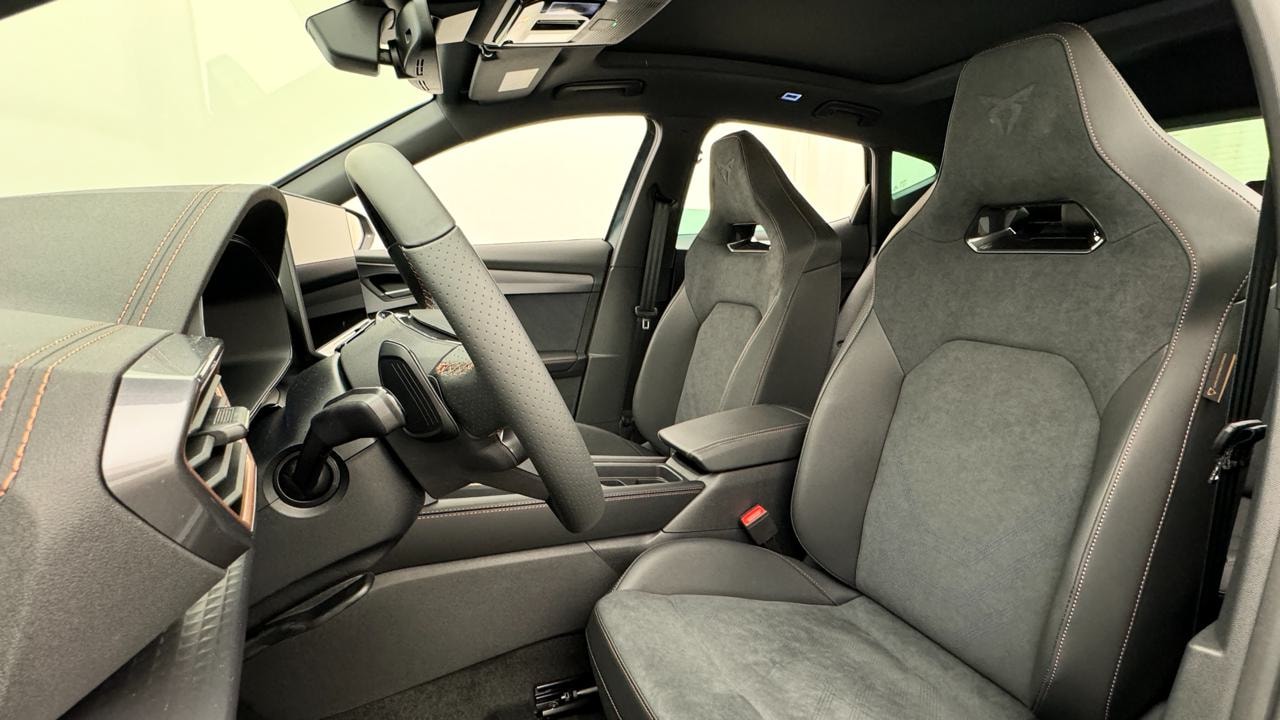 CUPRA Formentor 1.5 e-HYBRID pHEV VZ Black Edition-image-4
