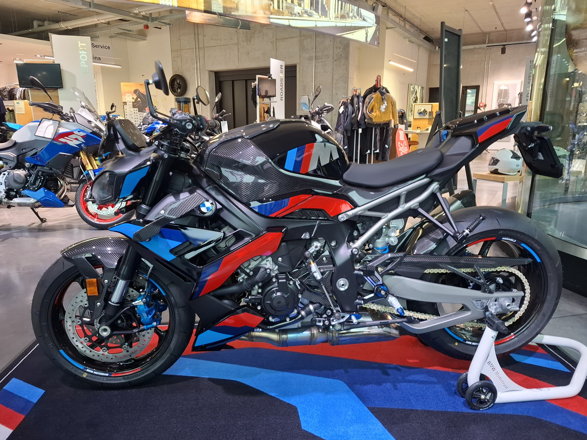 BMW M 1000 R Competition-image-1