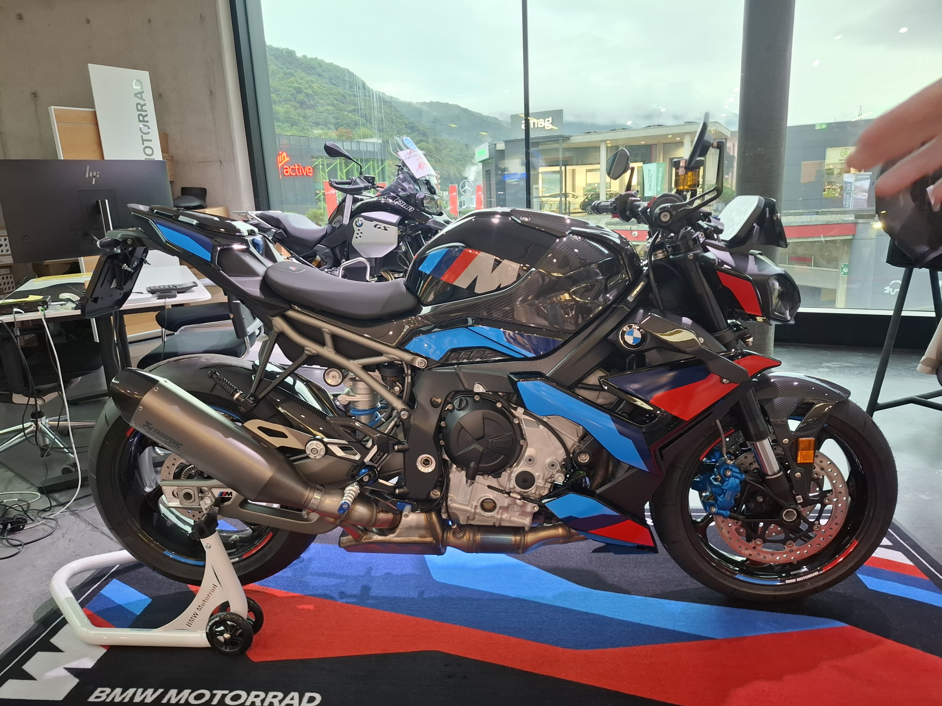 BMW M 1000 R Competition-image-2