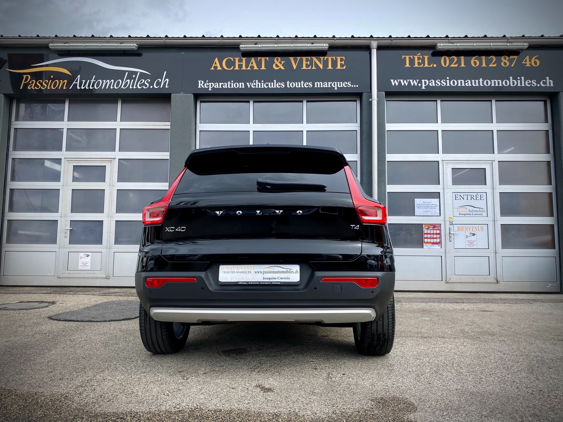 VOLVO XC40 T4 Momentum Geartronic - Véhicule Suisse (CH)-image-3