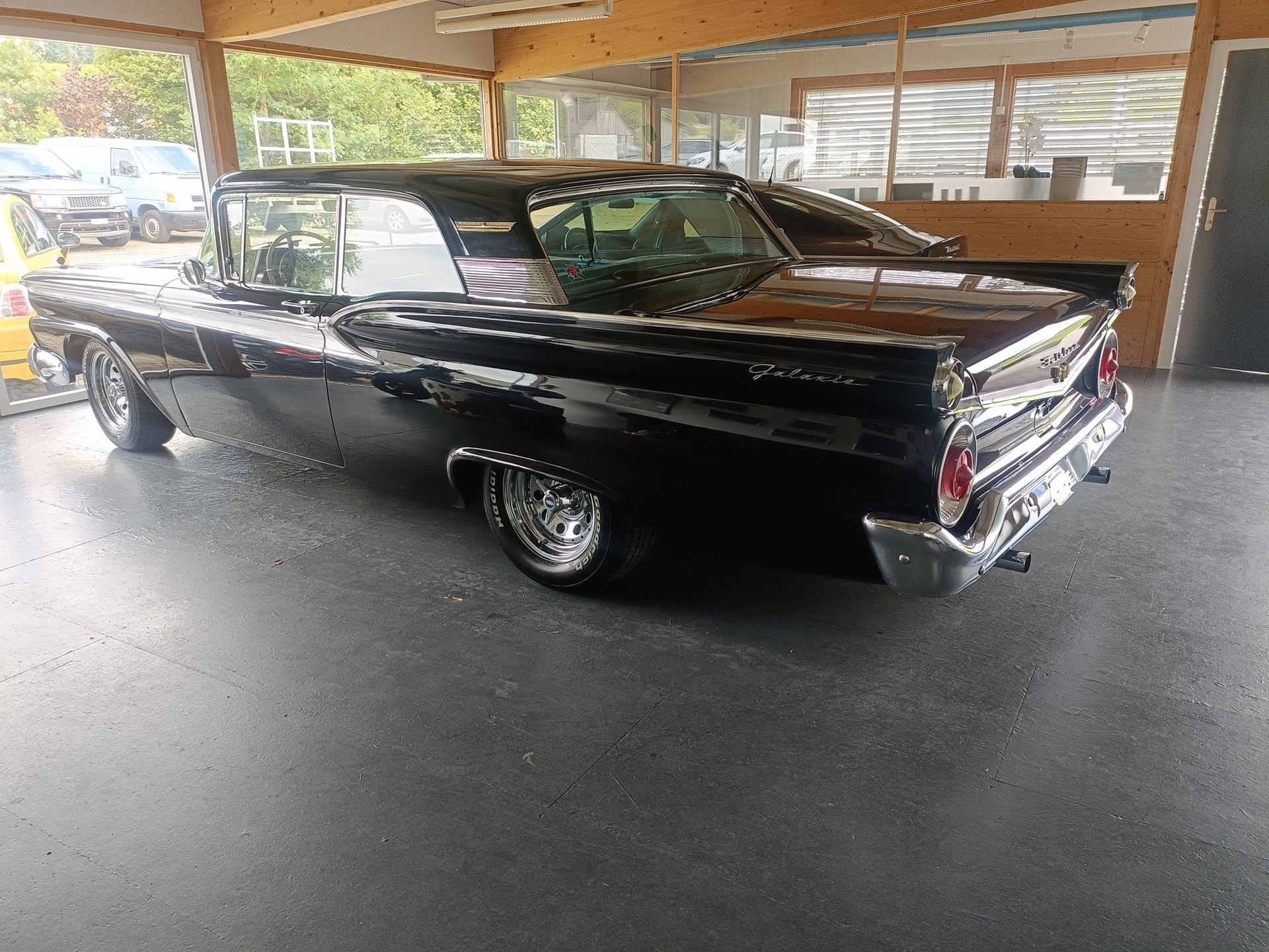 FORD Fairline-image-8
