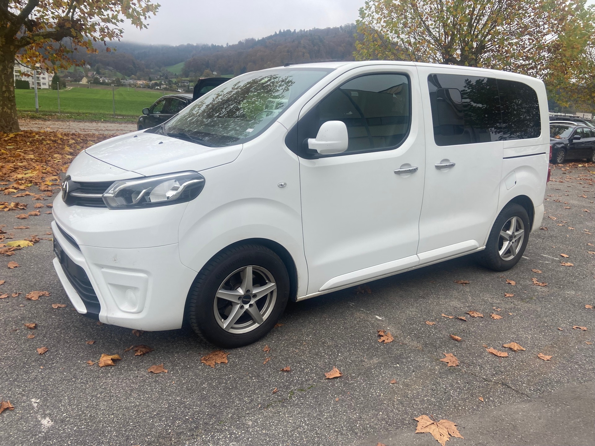TOYOTA Proace 1.6D Combi L0-showroom-element-1