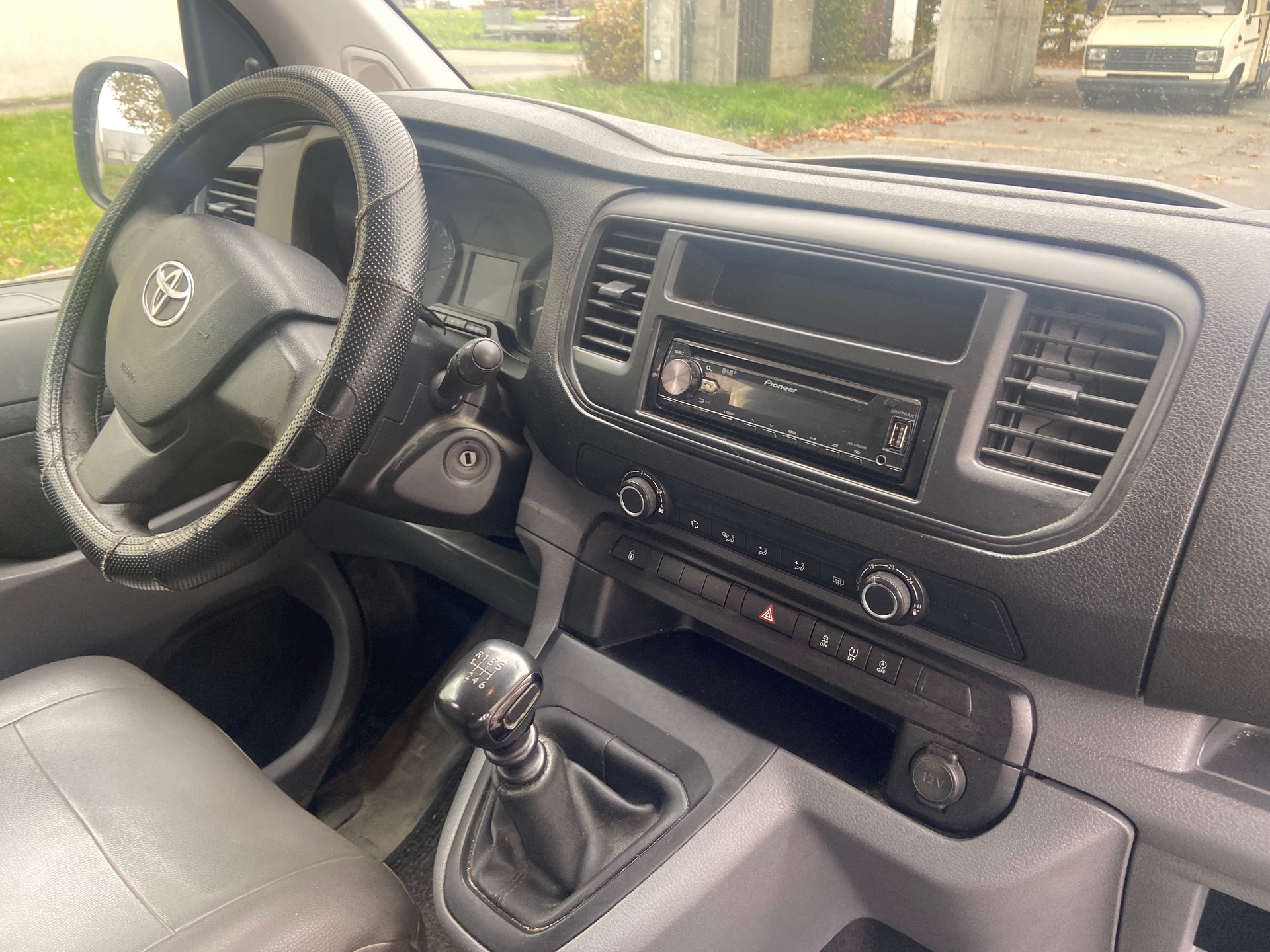 TOYOTA Proace 1.6D Combi L0-image-12