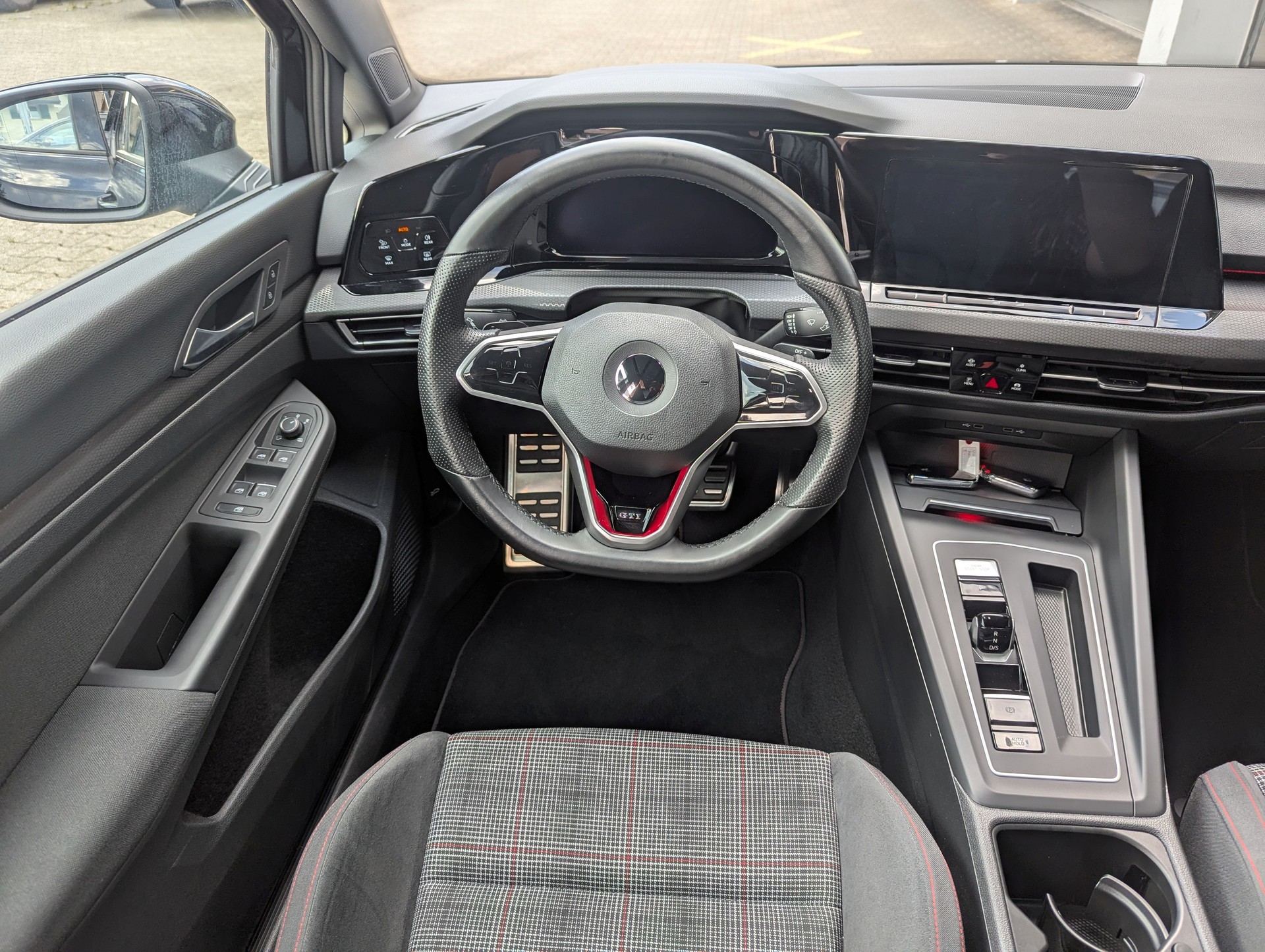 VW Golf 2.0 TSI GTI DSG-image-11