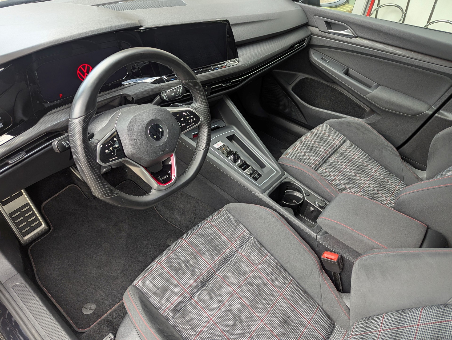 VW Golf 2.0 TSI GTI DSG-image-12