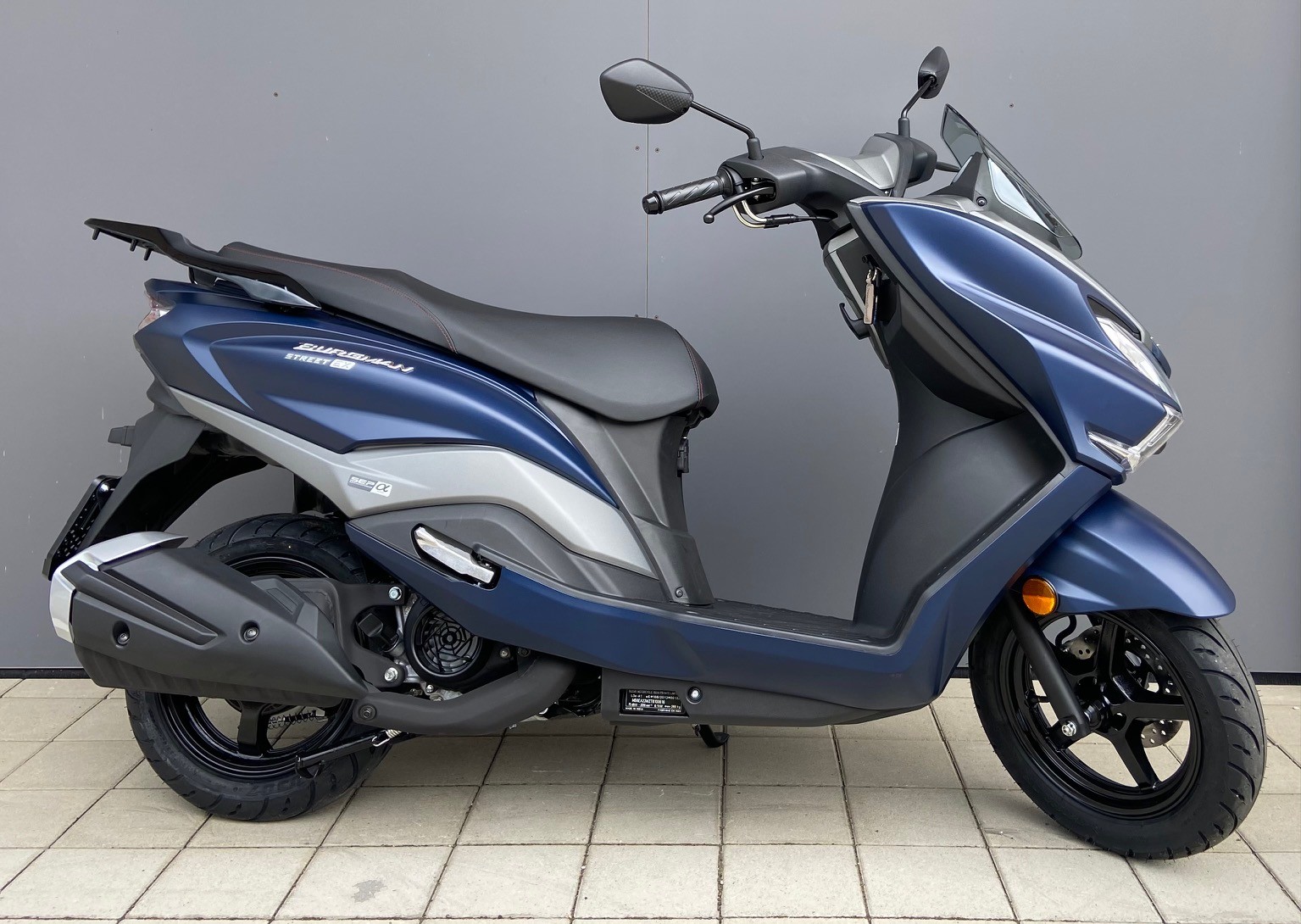 SUZUKI Street-image-1